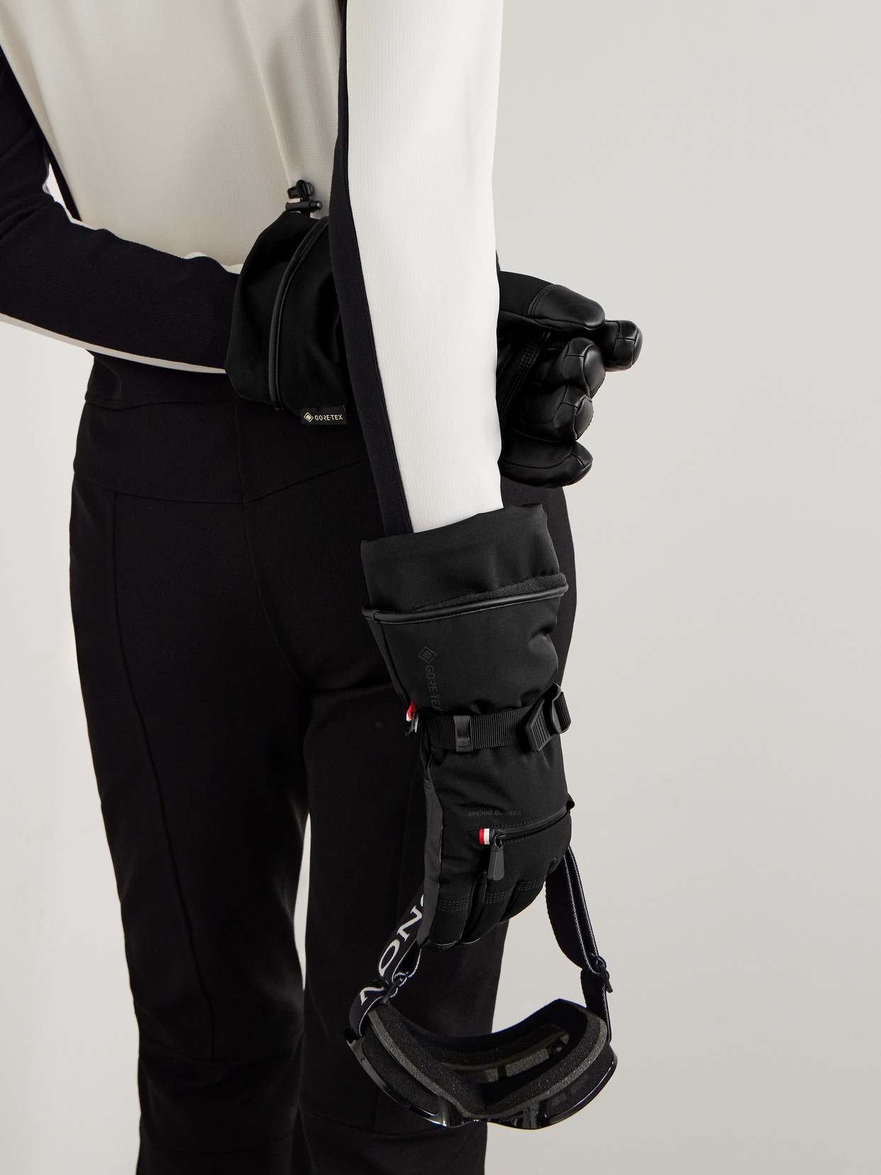 Moncler Padded Zip-pocket Gloves In Black