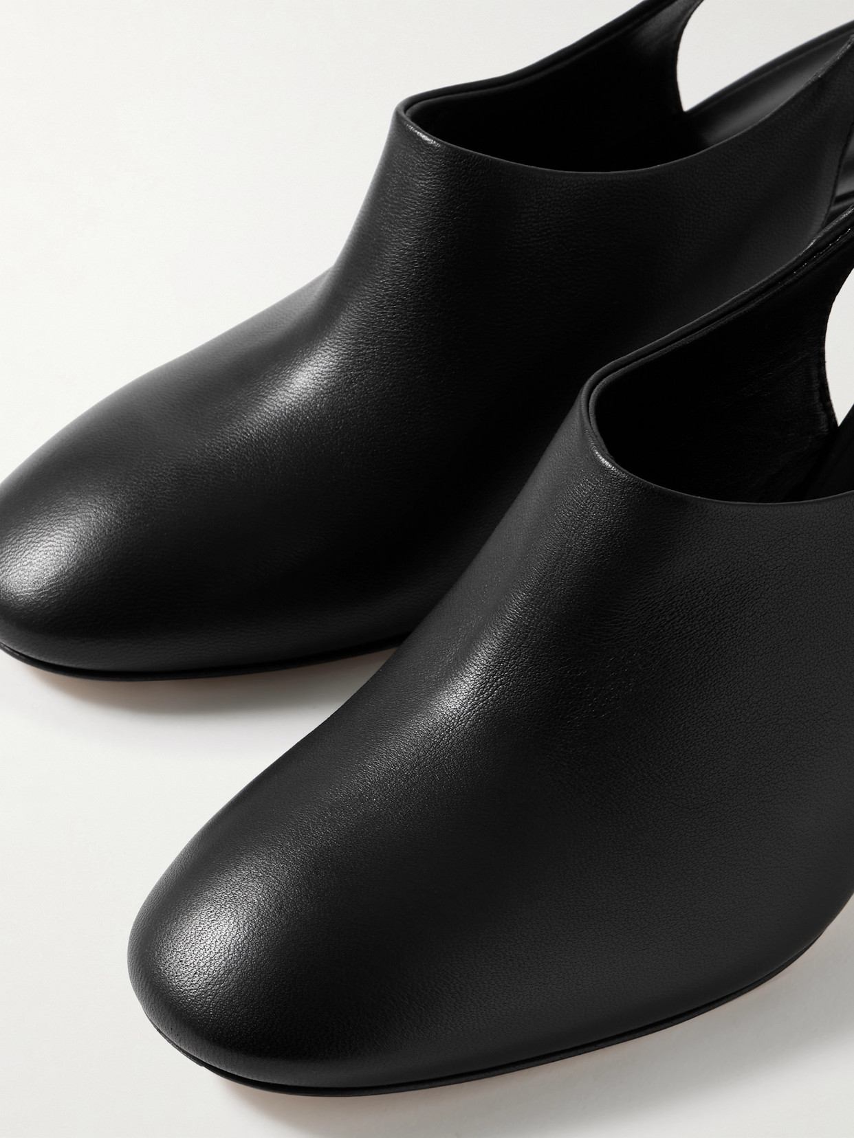 Aeyde Malin Heel Round Toe Pumps In Black