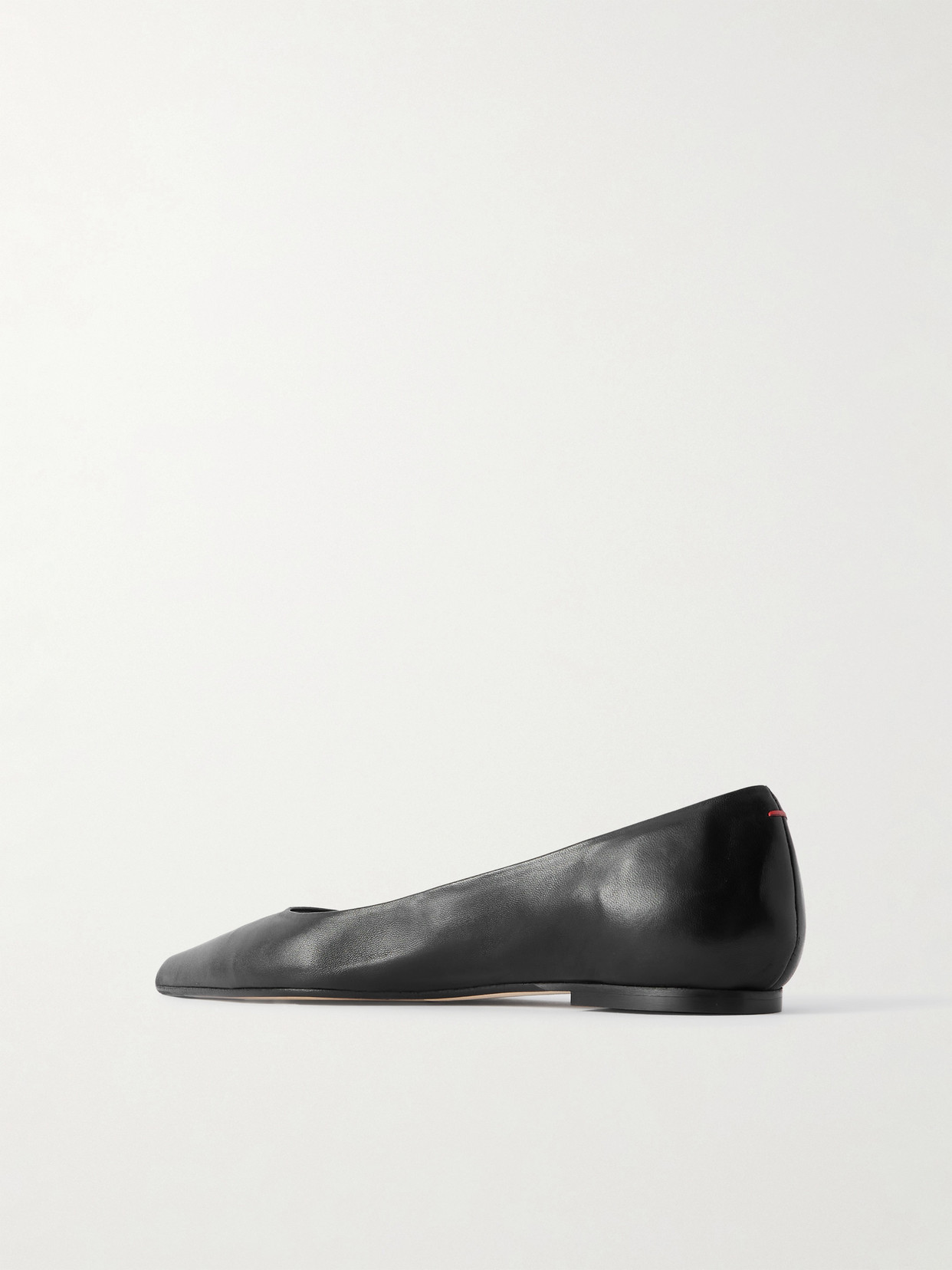 Aeyde Cassy Leather Point-toe Flats In Black