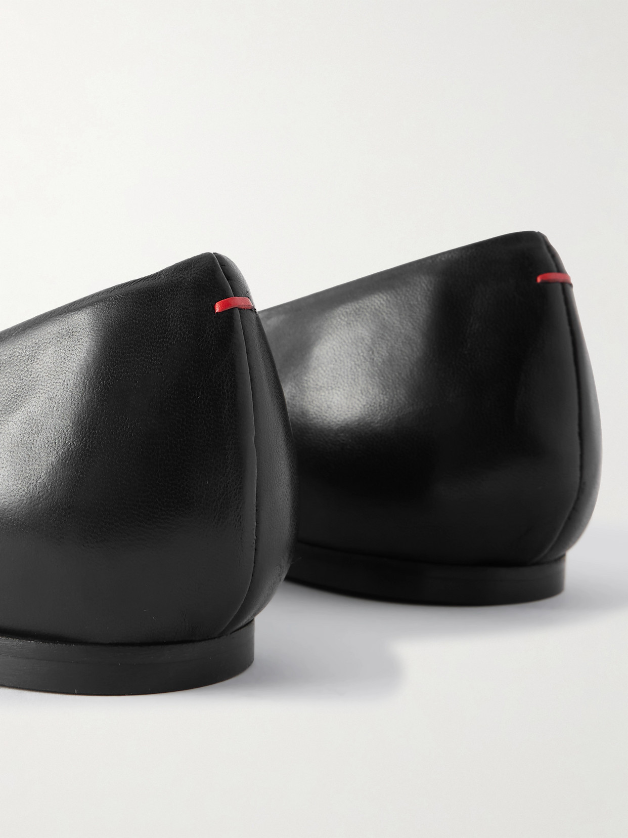 Aeyde Cassy Leather Point-toe Flats In Black