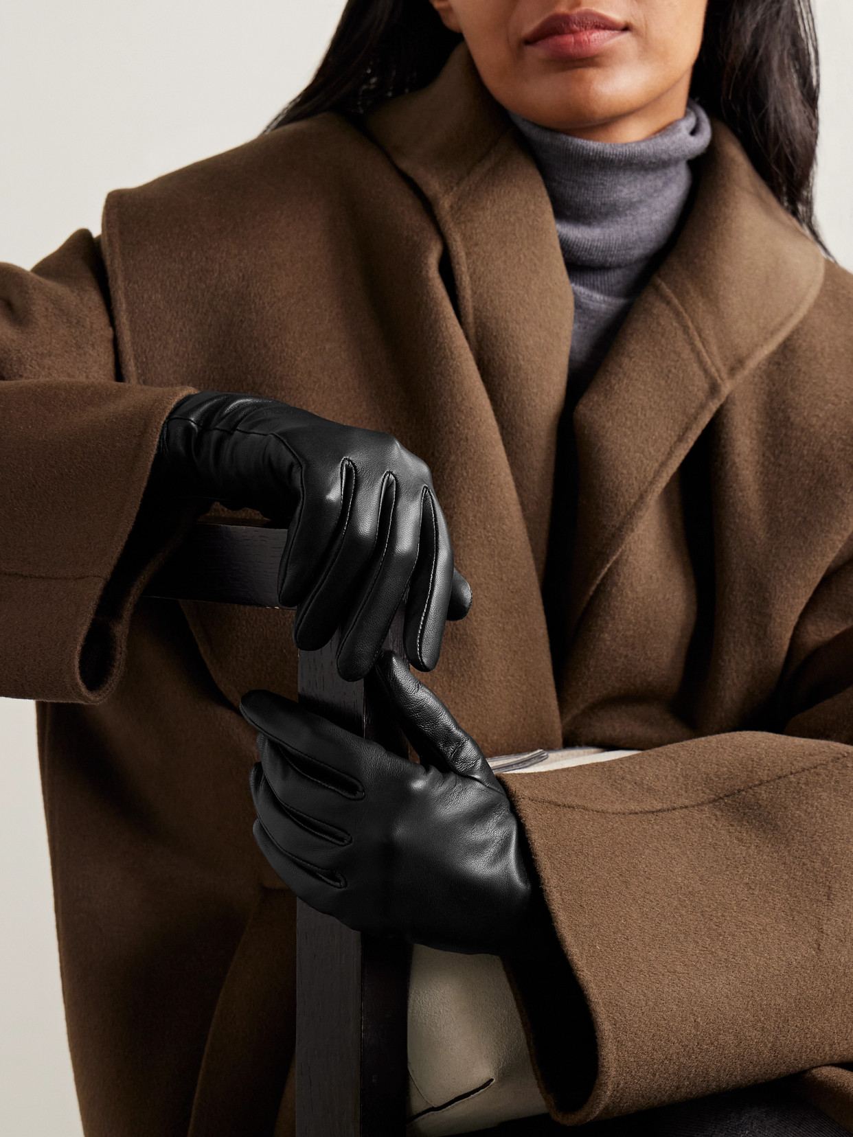 Agnelle Kate Leather Gloves In Black