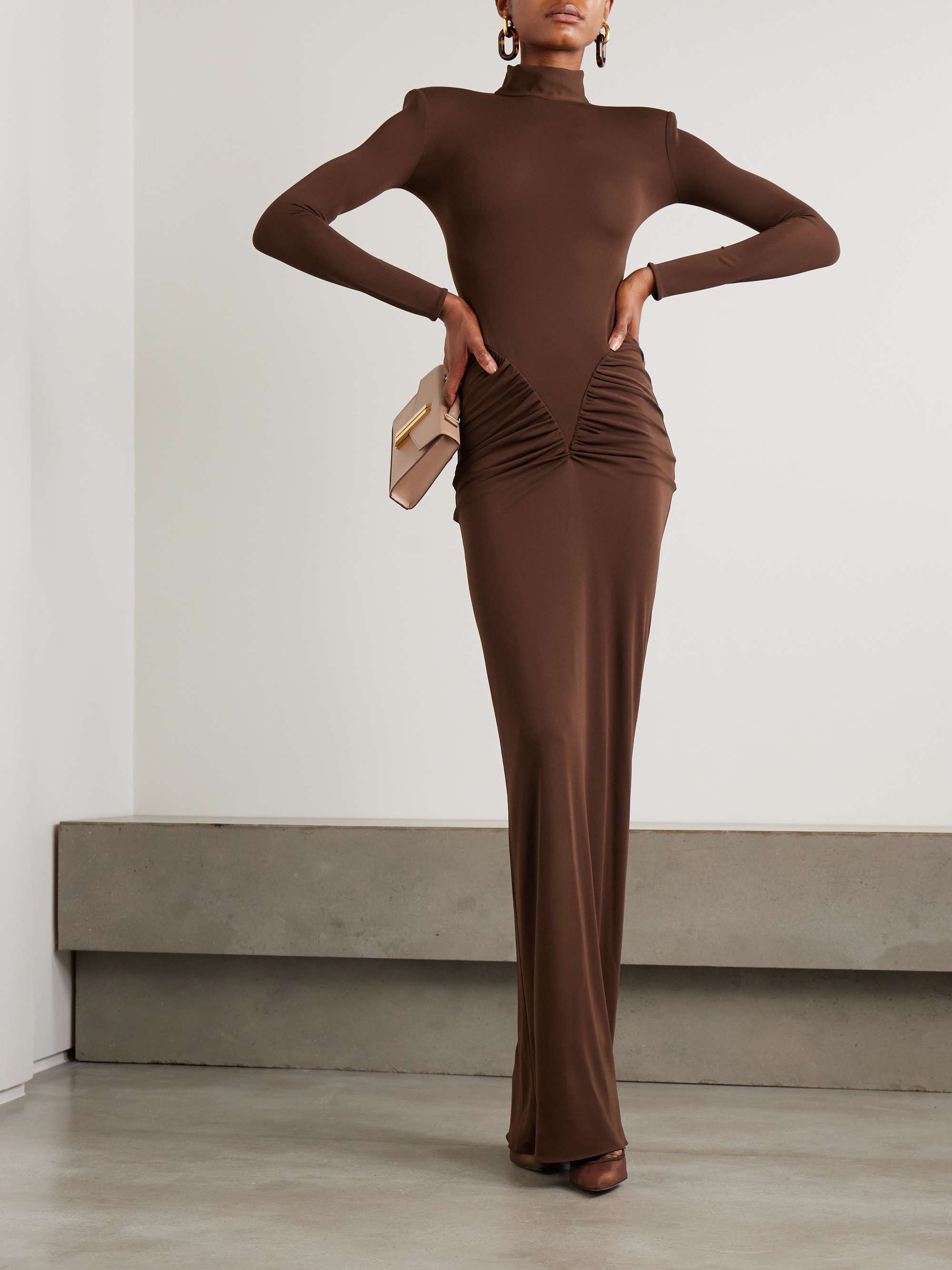 THE NEW ARRIVALS ILKYAZ OZEL 