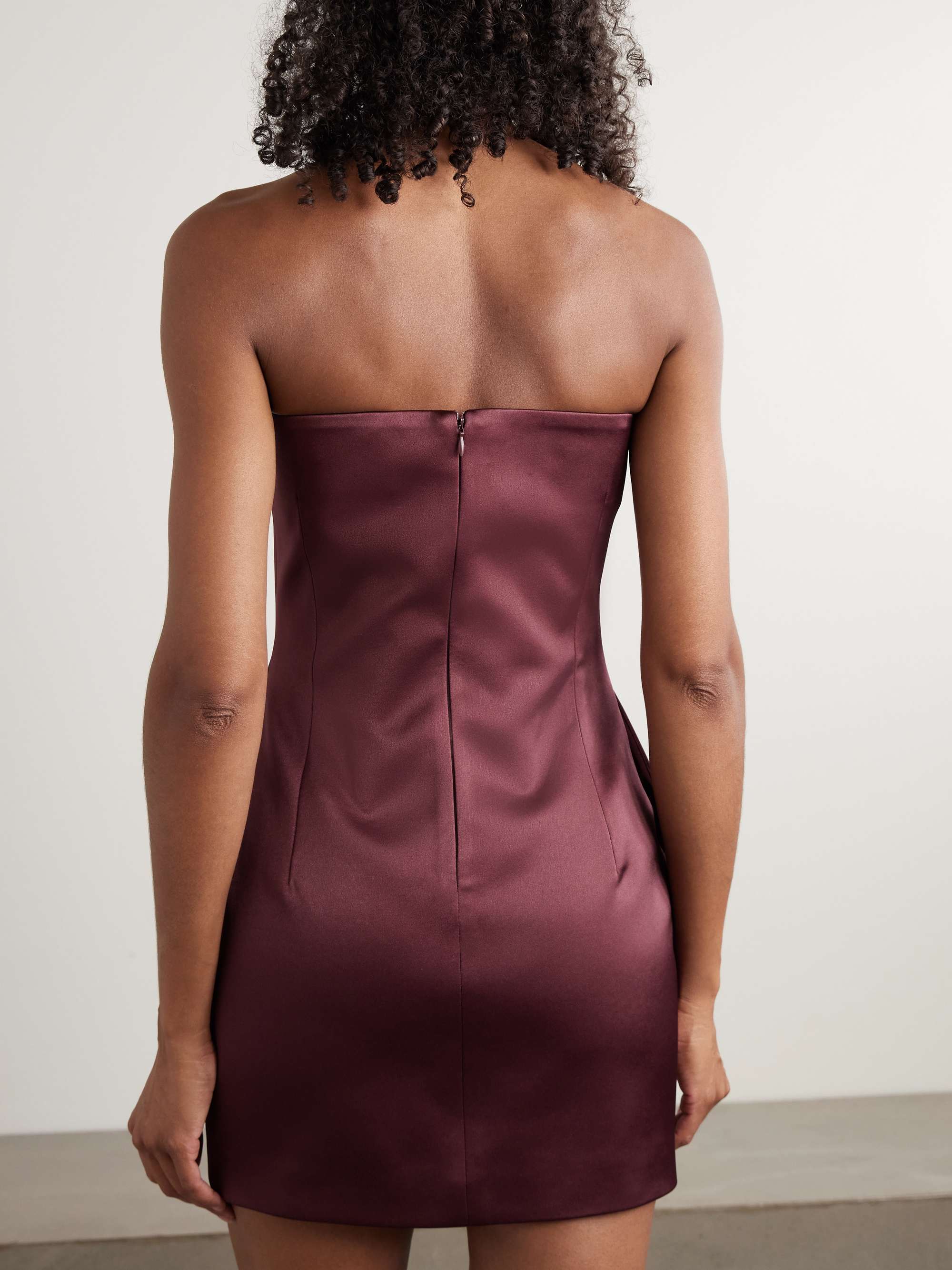 THE NEW ARRIVALS ILKYAZ OZEL 