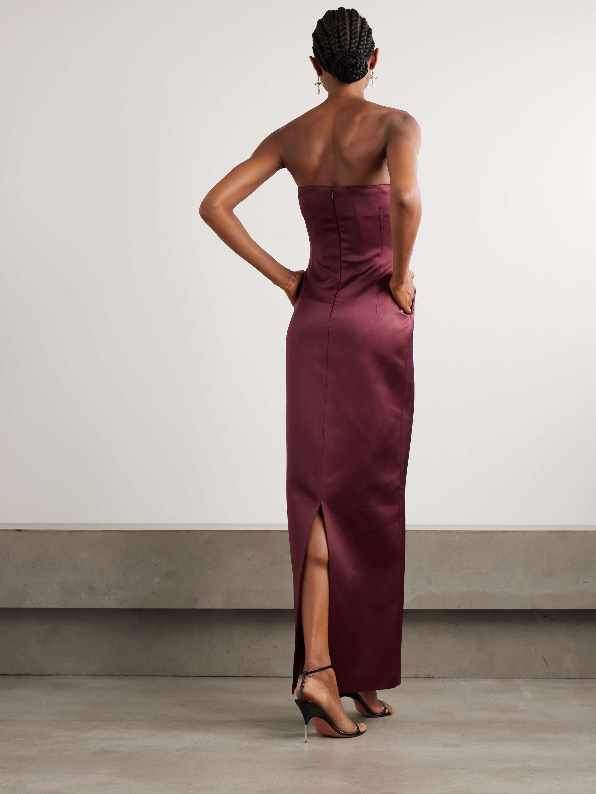 THE NEW ARRIVALS ILKYAZ OZEL 
