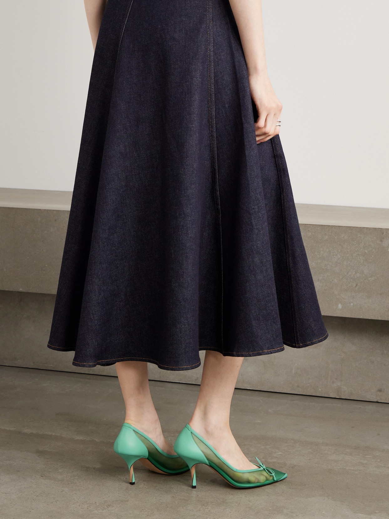 Jacquemus The Tourni Bow-detailed Leather-trimmed Mesh Pumps In Green