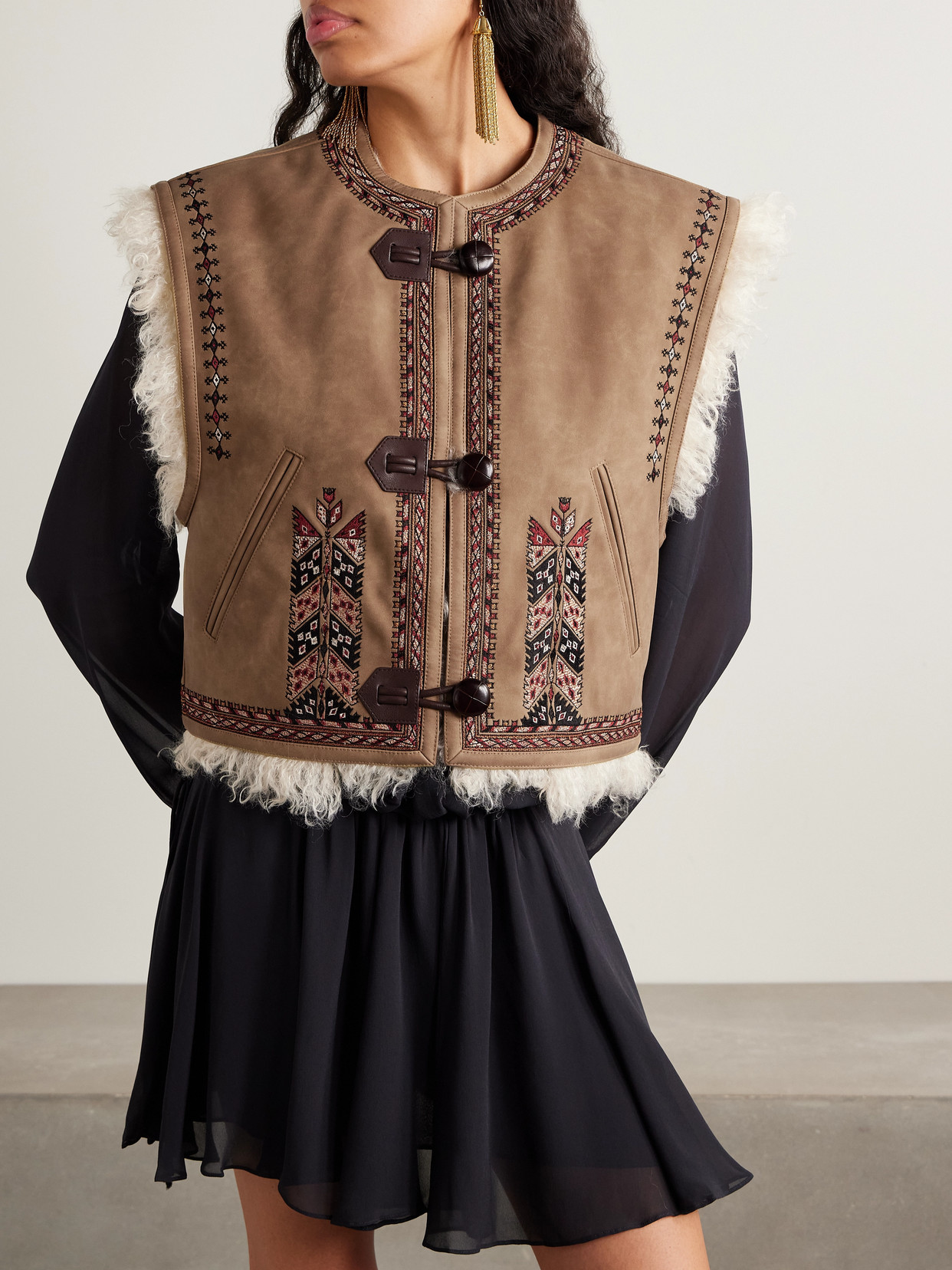 Isabel Marant Étoile Clemencia Embroidered Shearling Vest In Brown