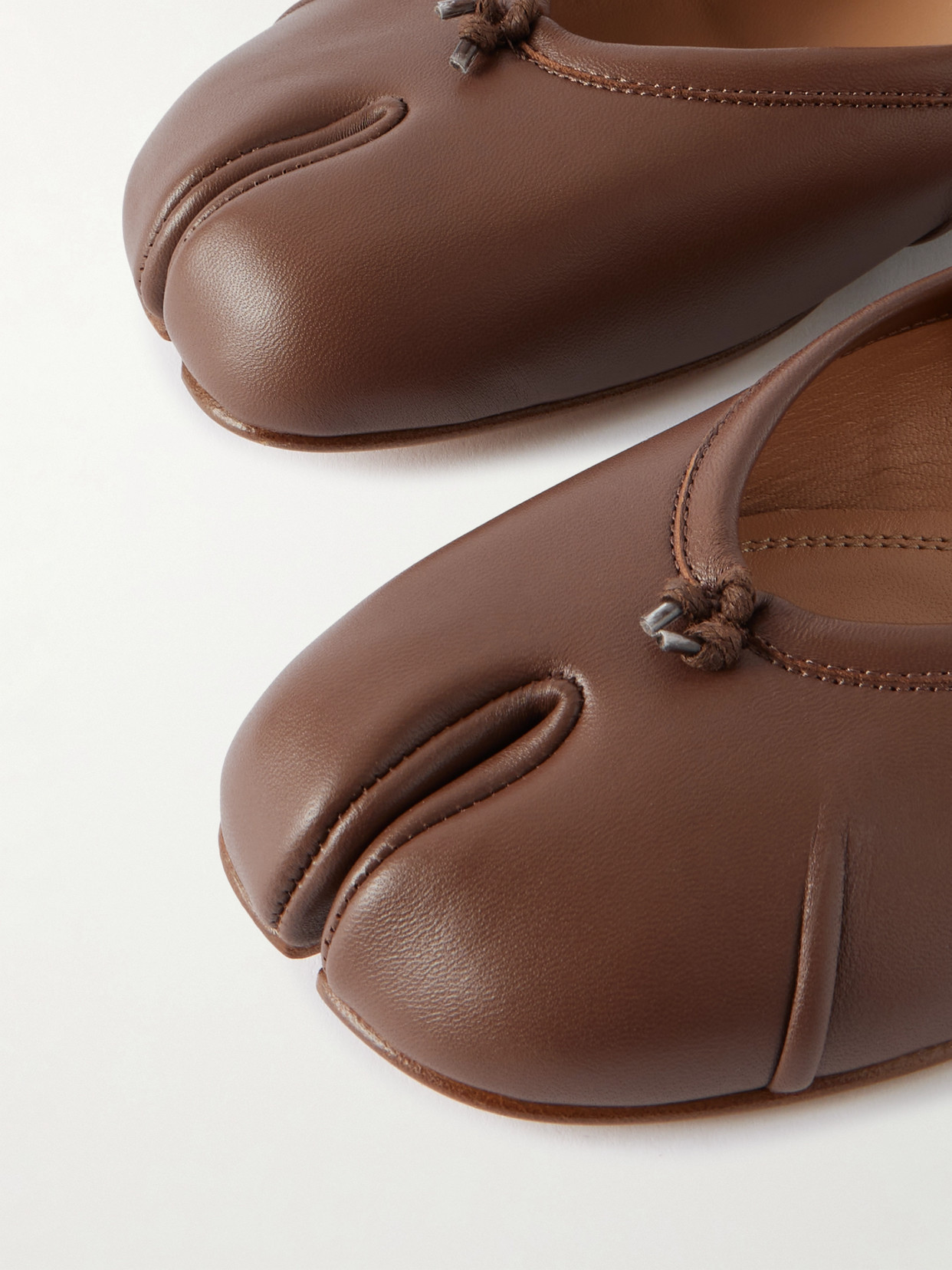 Maison Margiela Tabi Frayed Split-toe Leather Ballet Flats In Brown