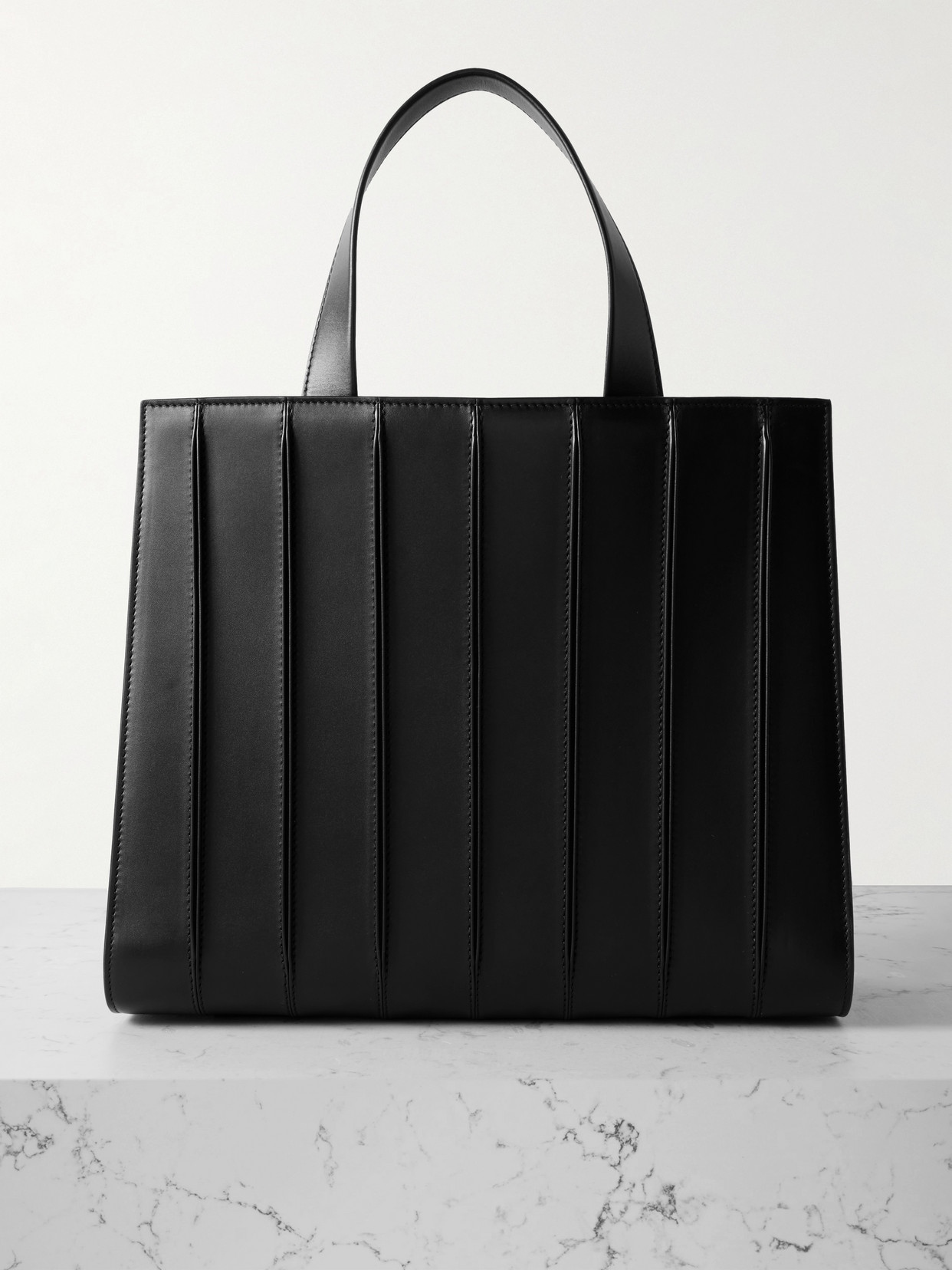 Max Mara Whitney Bag 7 Large Pleated Leather Tote Bag In Black