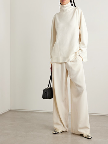 Max Mara Cashmere turtleneck sweater