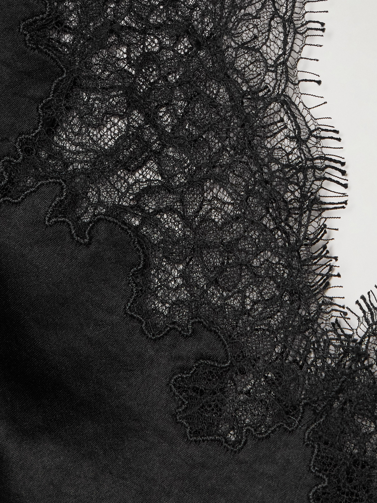 Alexander Mcqueen Lace-trimmed Hammered-satin Camisole In Black