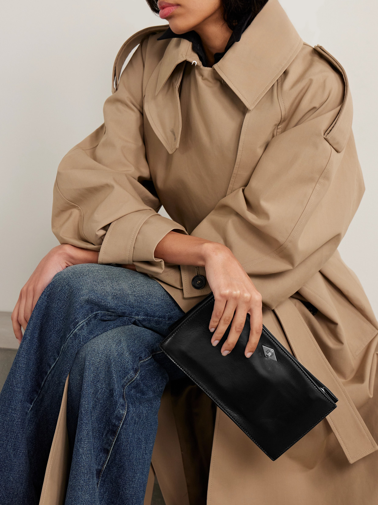 Metier Ease Leather Clutch In Black
