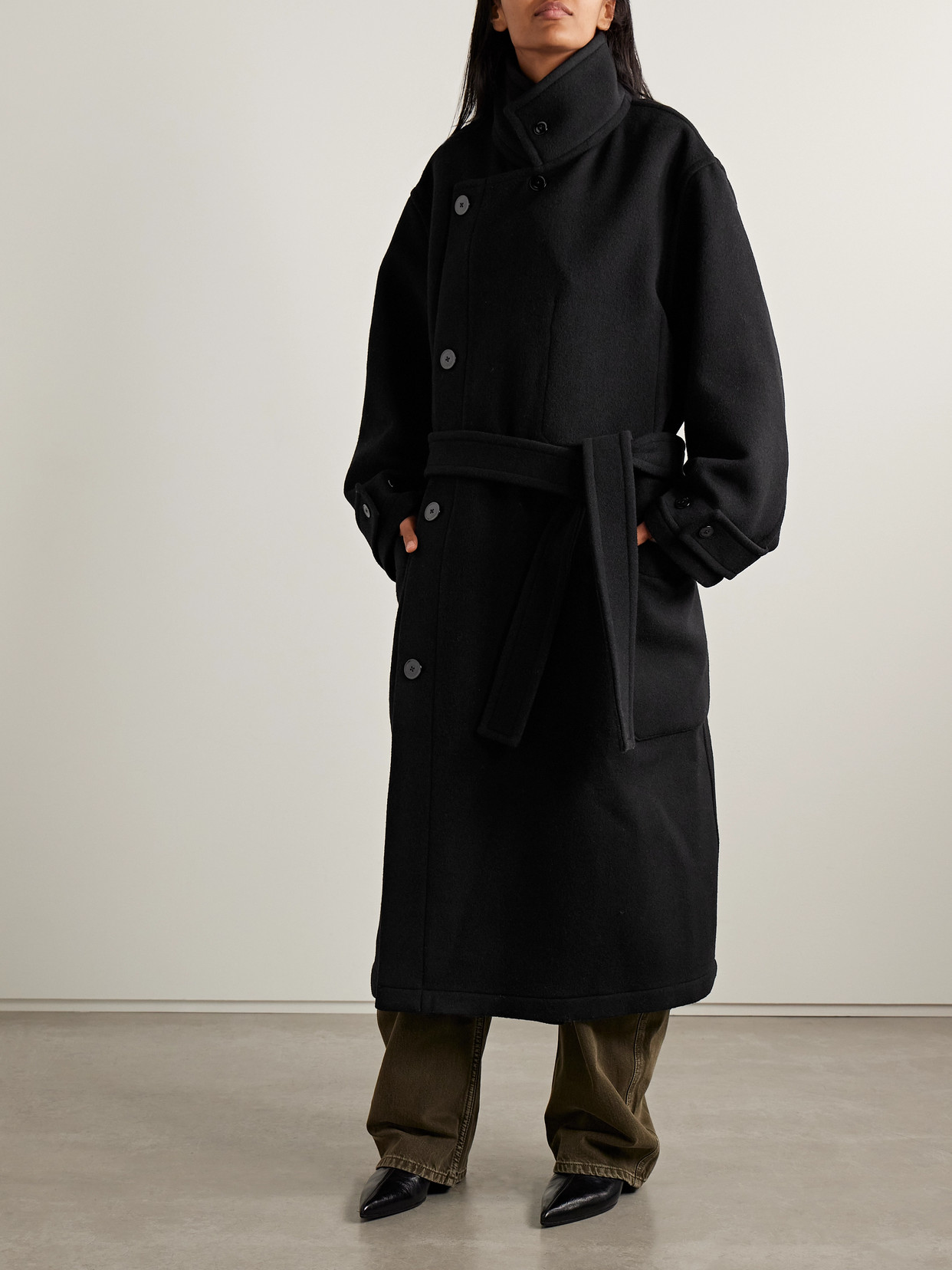 Lemaire Belted Wool Coat In Black