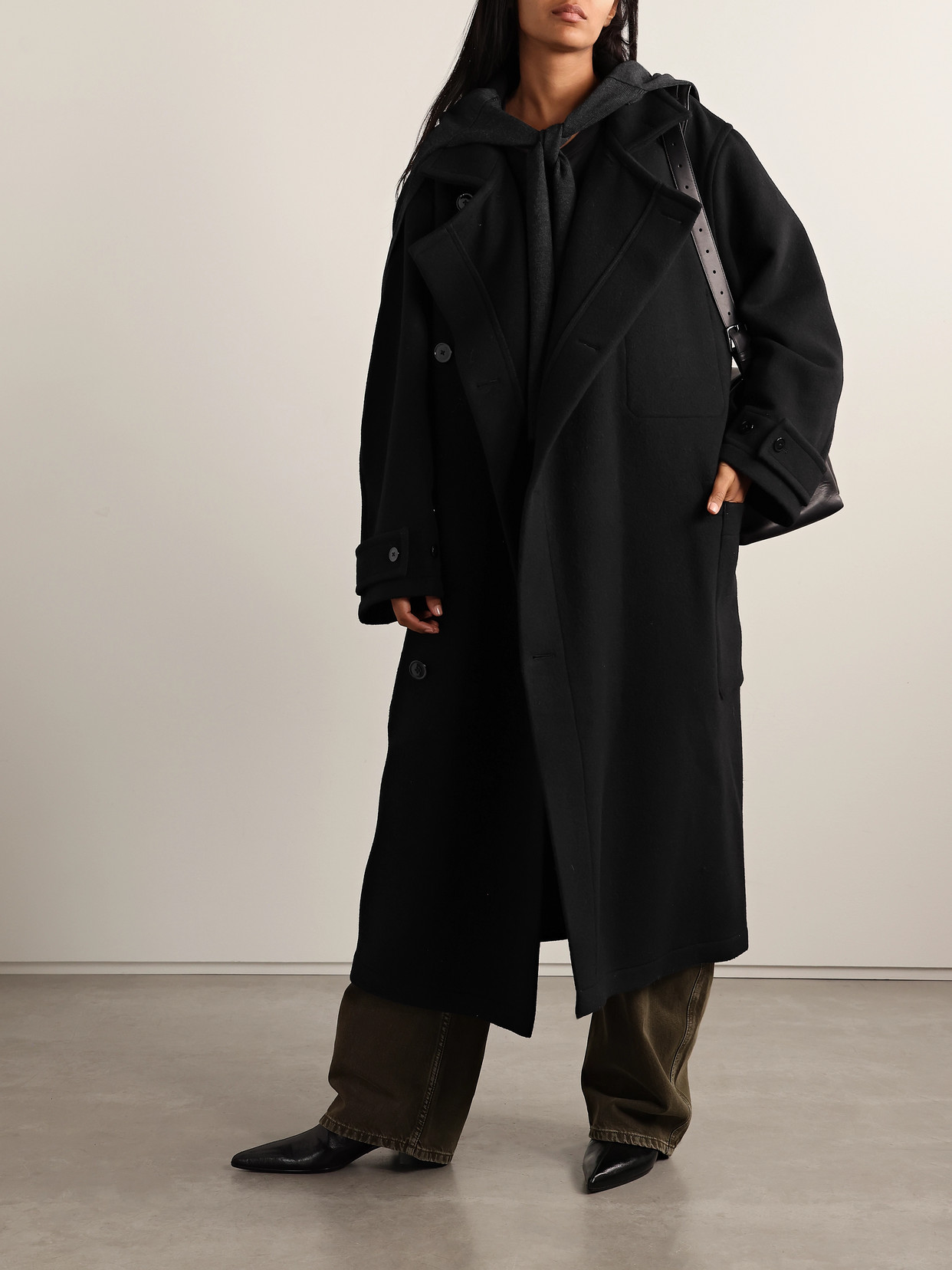 Lemaire Belted Wool Coat In Black