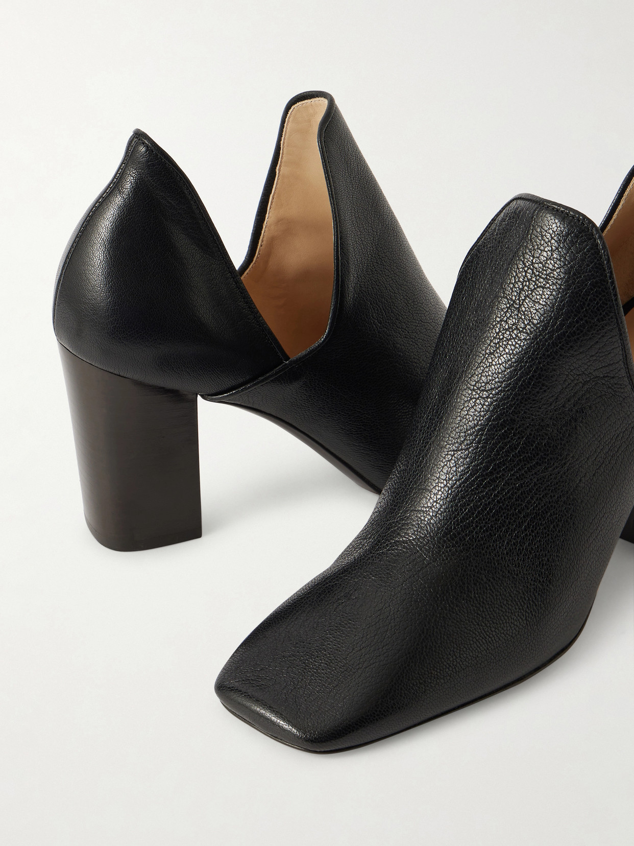 D'Orsay Pumps
