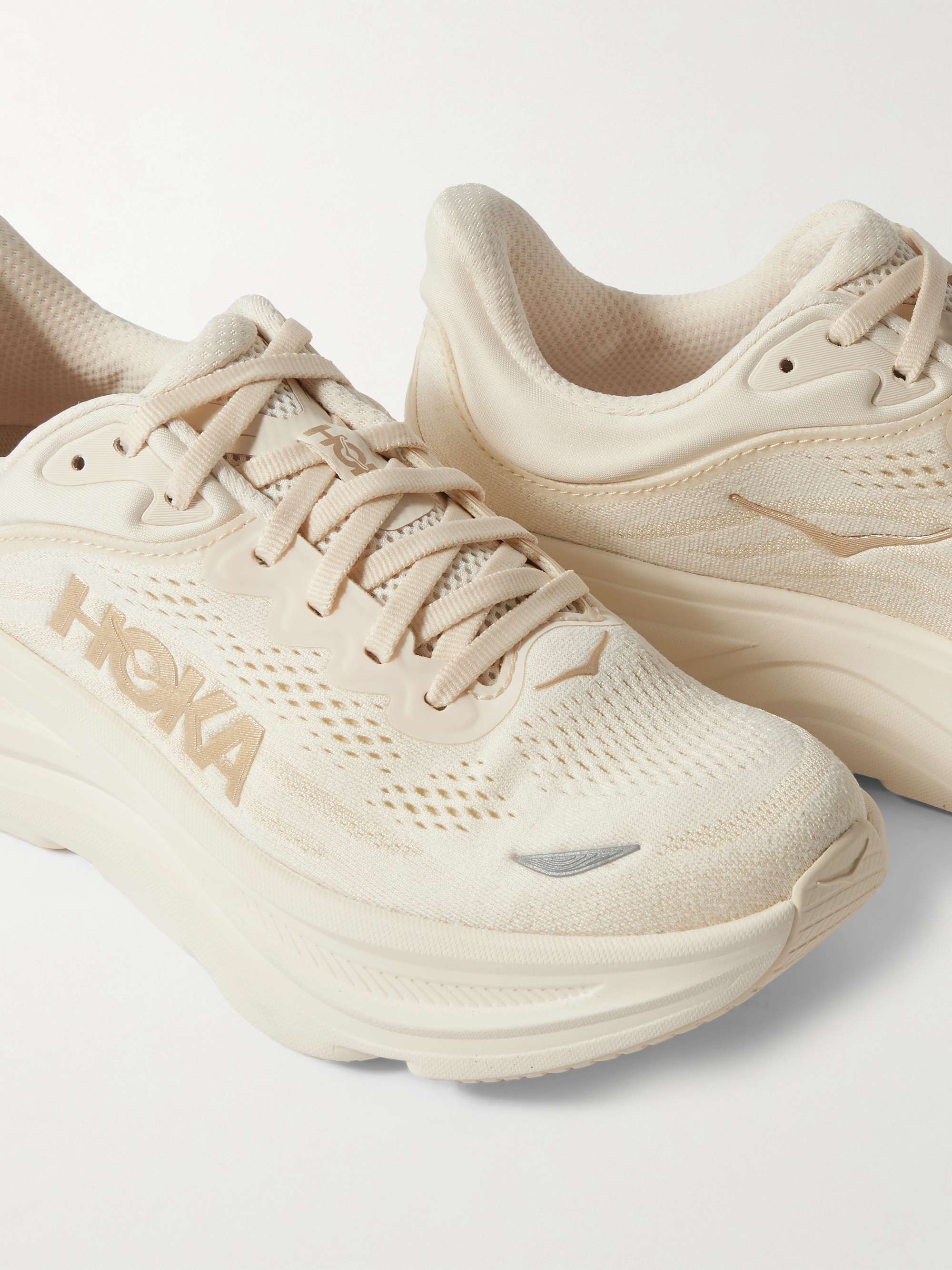 HOKA ONE ONE 