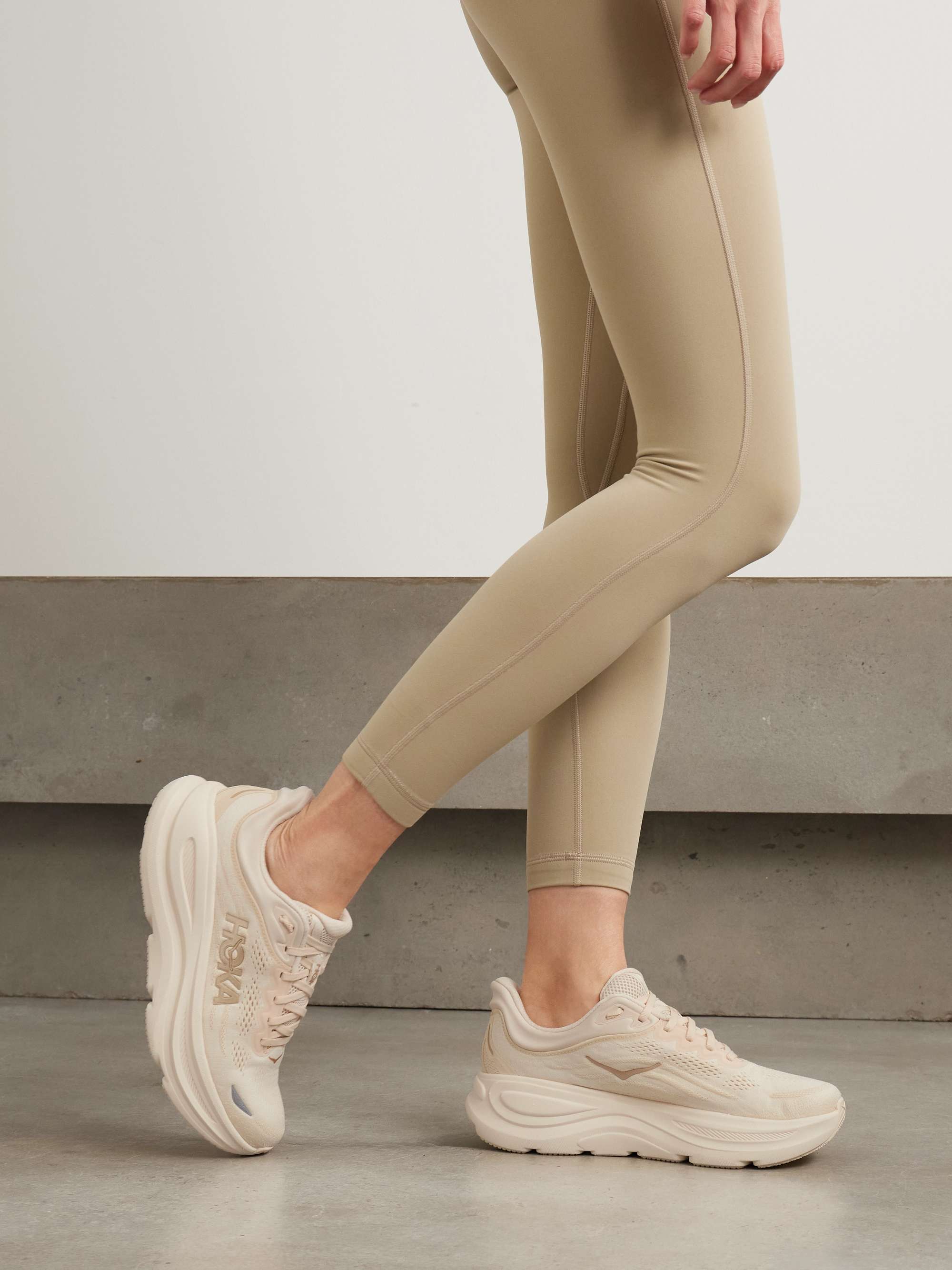 HOKA ONE ONE 