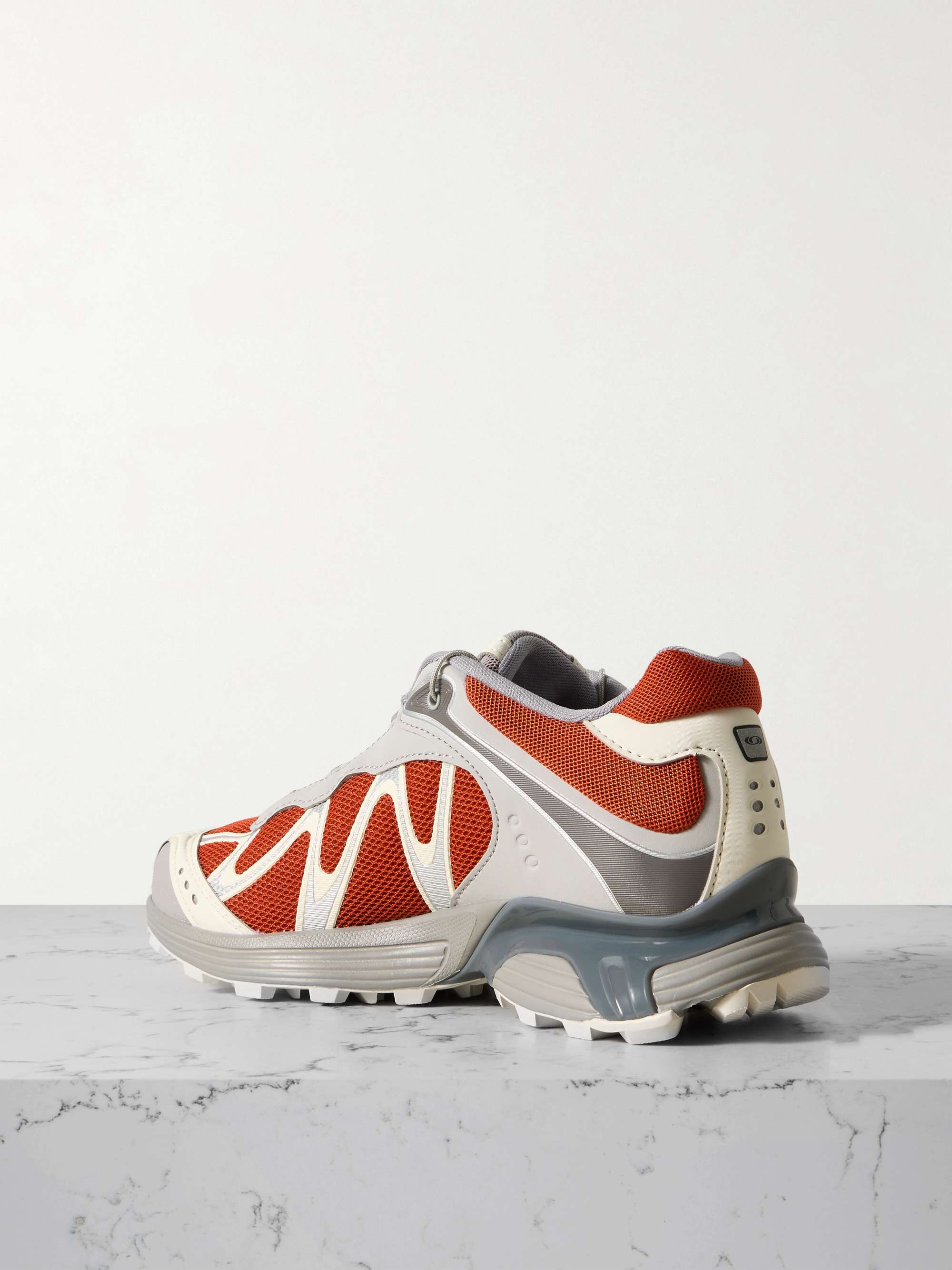 SALOMON 