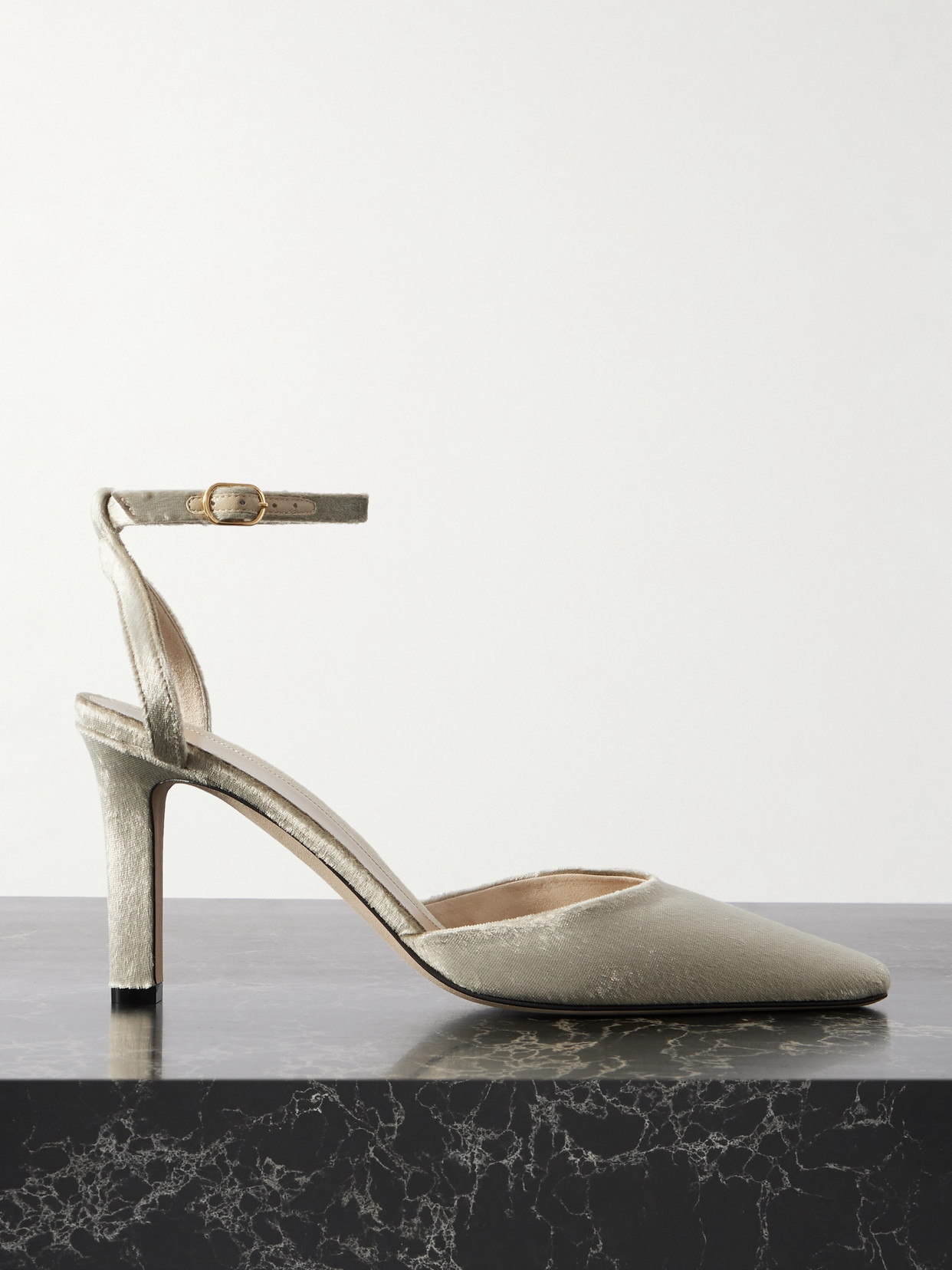 Carla Velvet Pumps