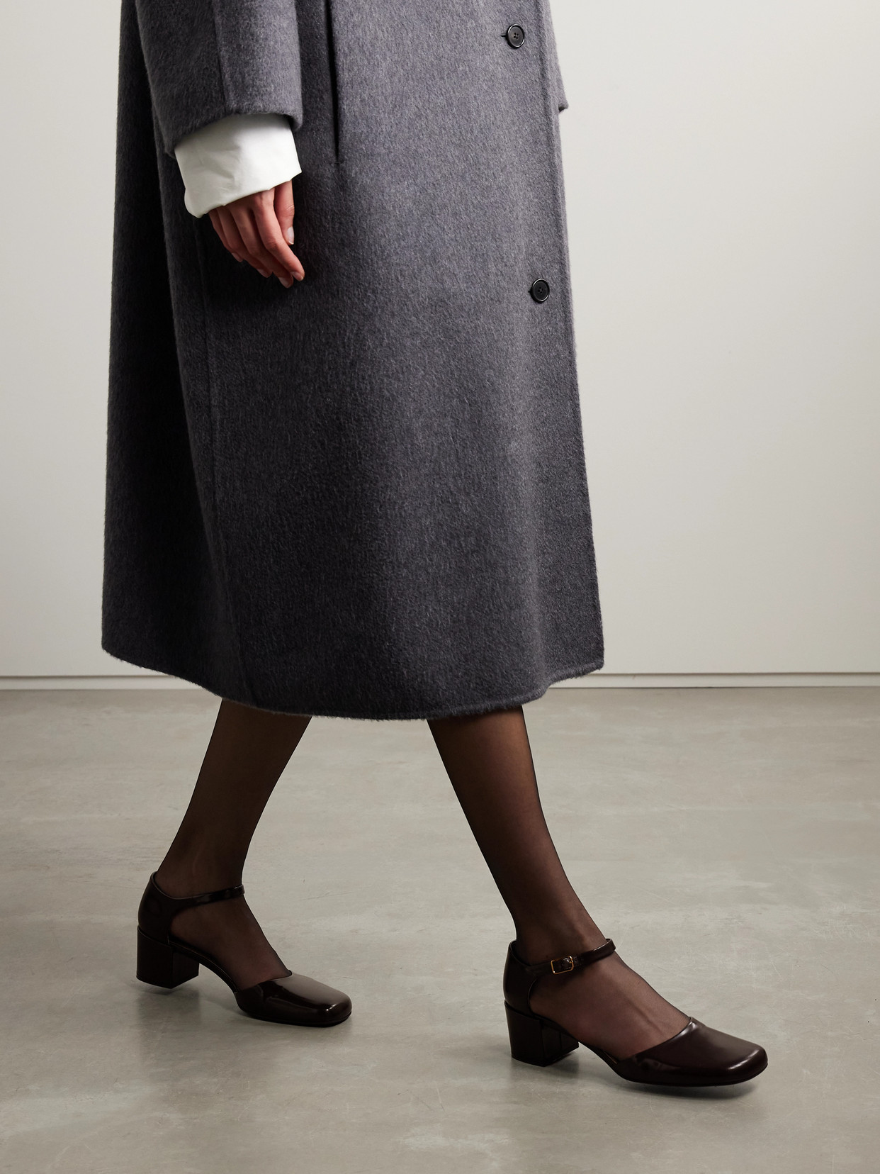The Row Penelope Glossed-leather Pumps In Brown