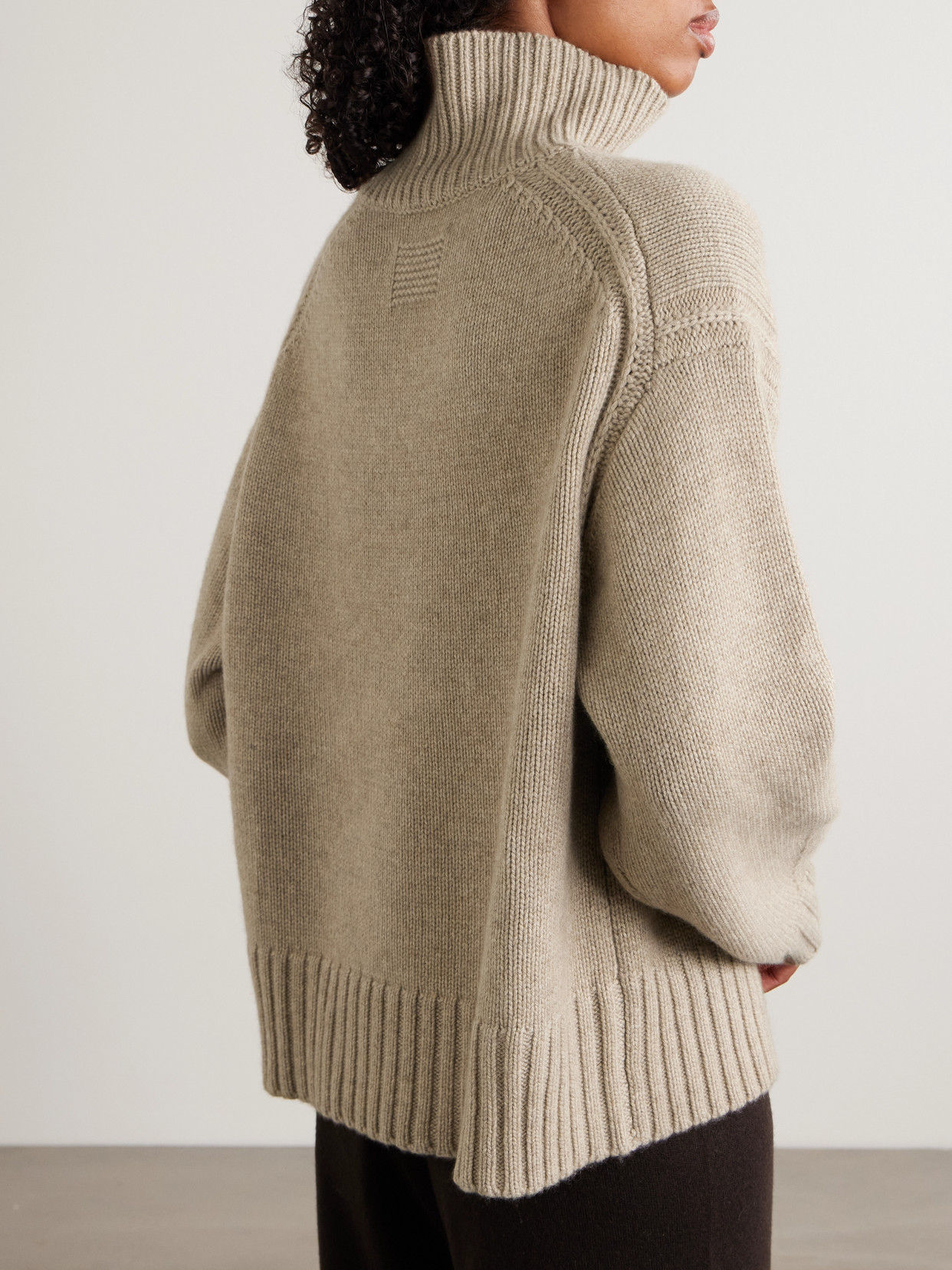 Guest In Residence Cashmere Turtleneck Sweater In Neutral