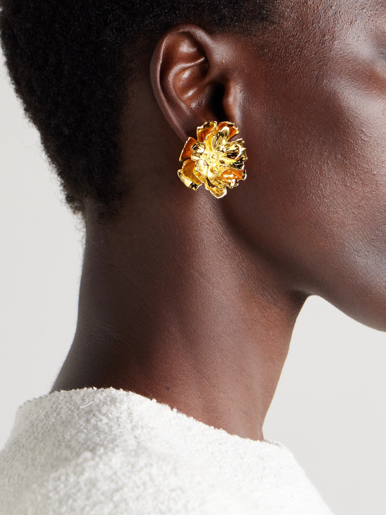 Oscar De La Renta Peony Small Gold-tone Clip Earrings In Gold
