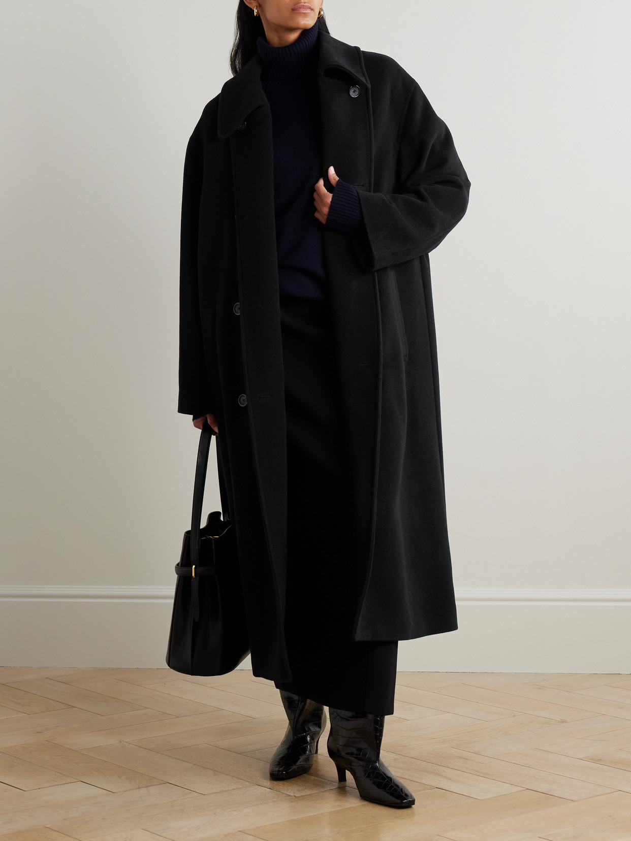Totême Shield Oversized Double-breasted Wool-blend Coat In Black