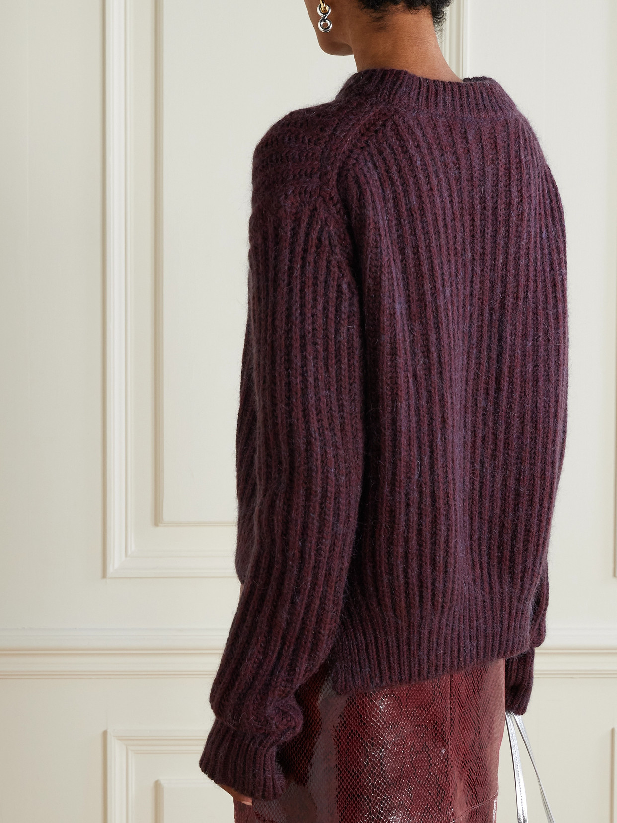 Sasuphi Ribbed Wool-blend Sweater In Burgundy
