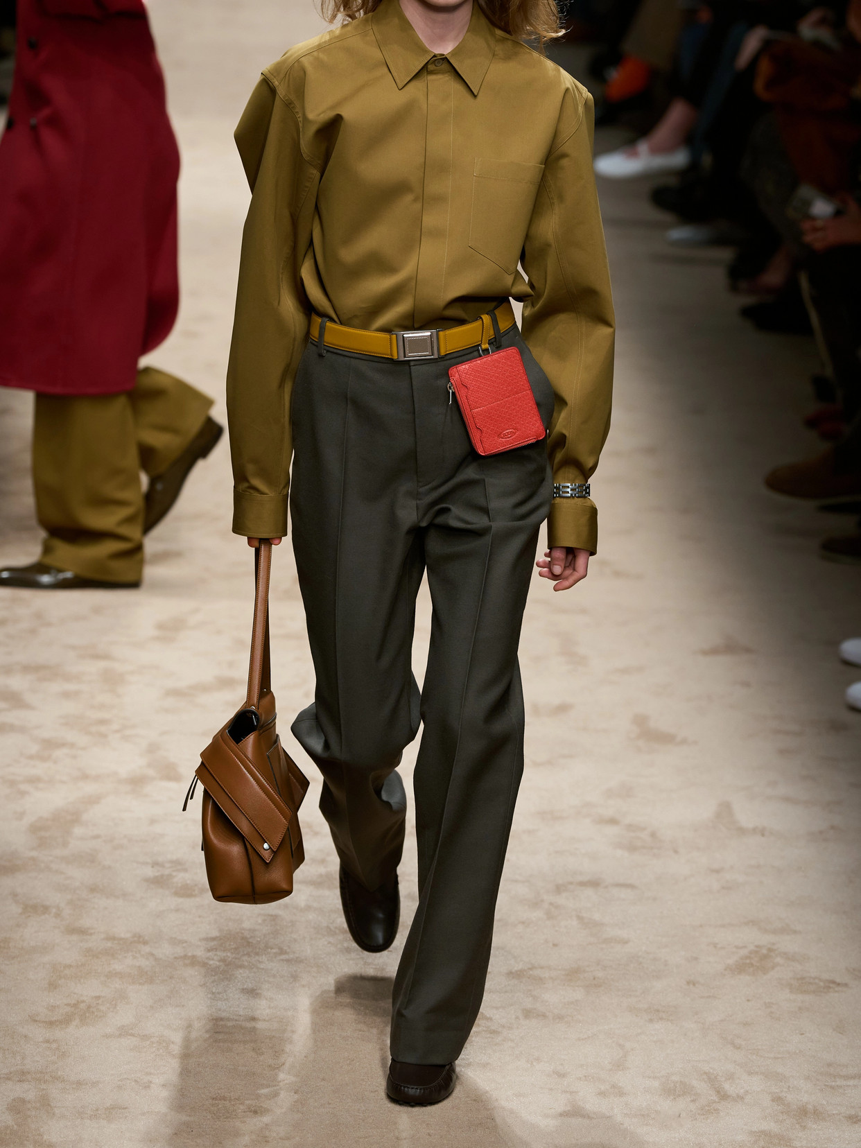Tod's Wave Leather Shoulder Bag In Brown