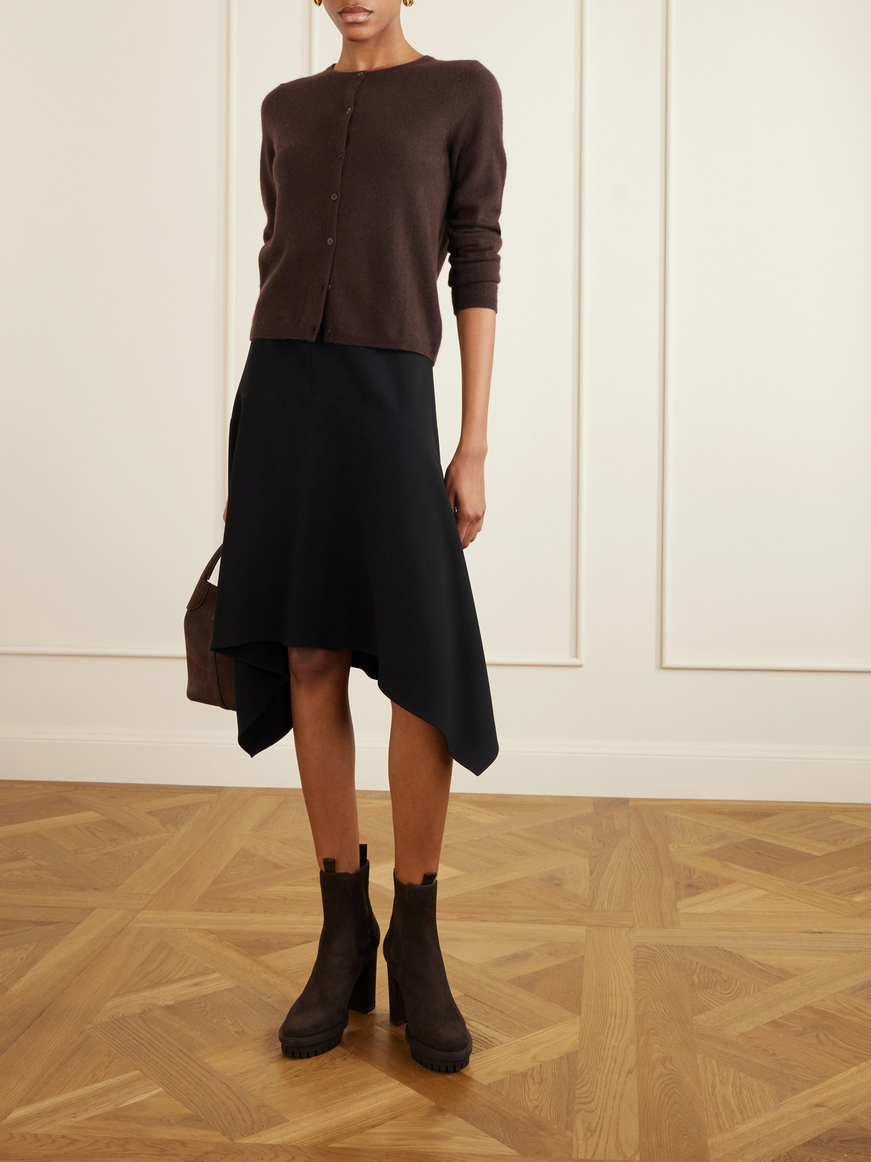 70 Suede Chelsea Boots