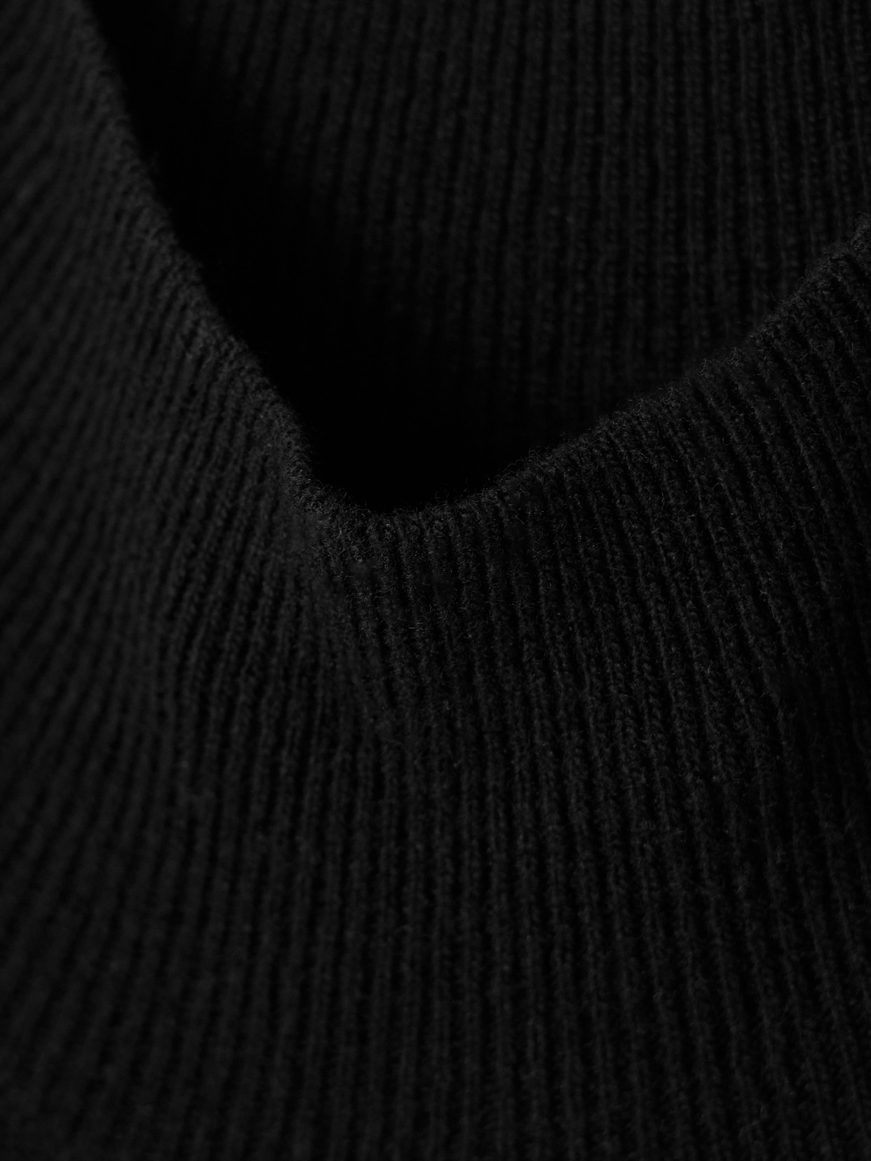 Nili Lotan Hansen Merino Wool And Cashmere-blend Turtleneck Tank In Black