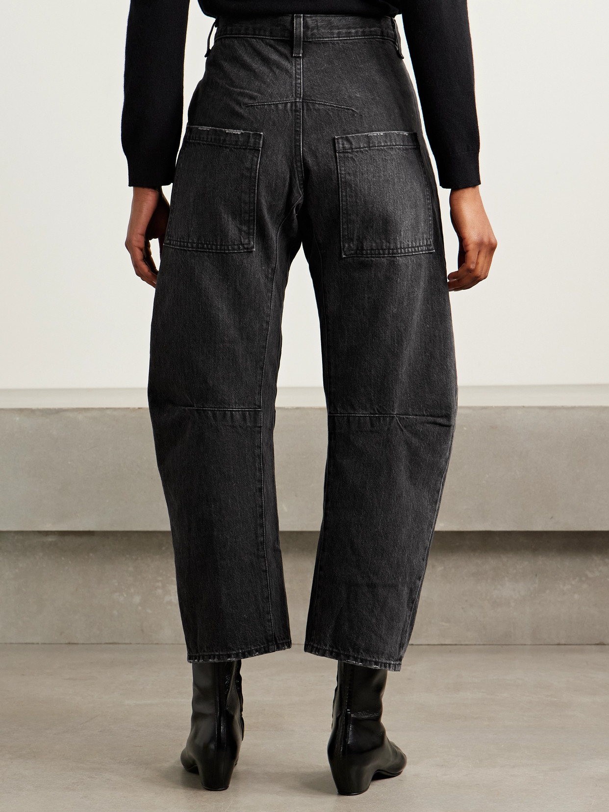 Nili Lotan Shon Mid-rise Barrel-leg Jeans In Black