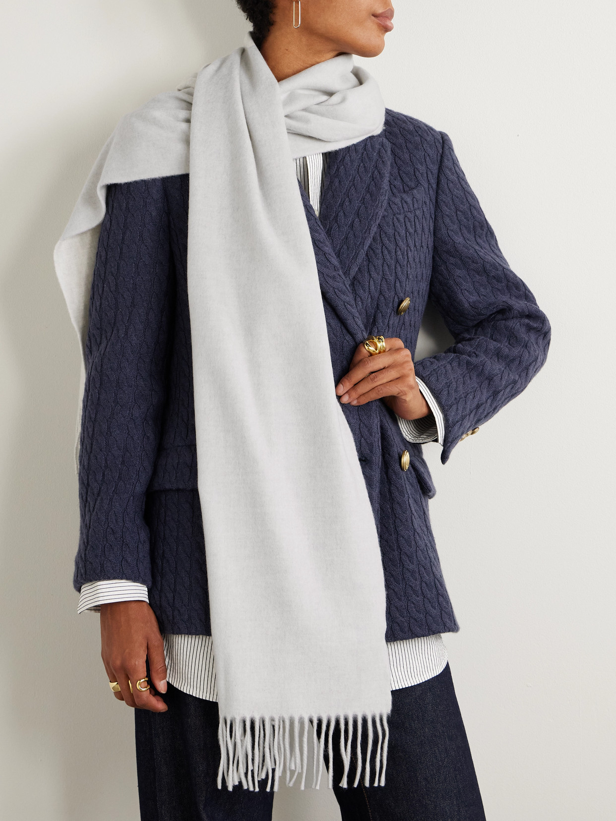 Brunello Cucinelli Fringed Cashmere Scarf In Gray