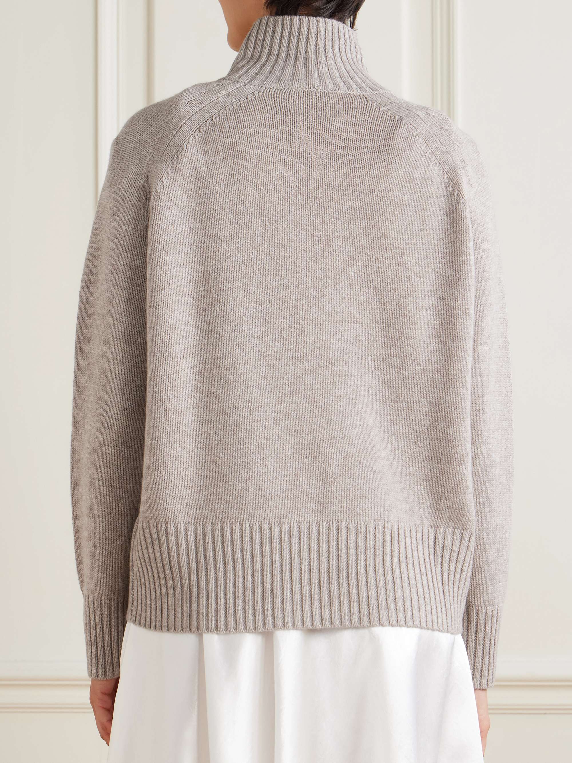 ALLUDE 