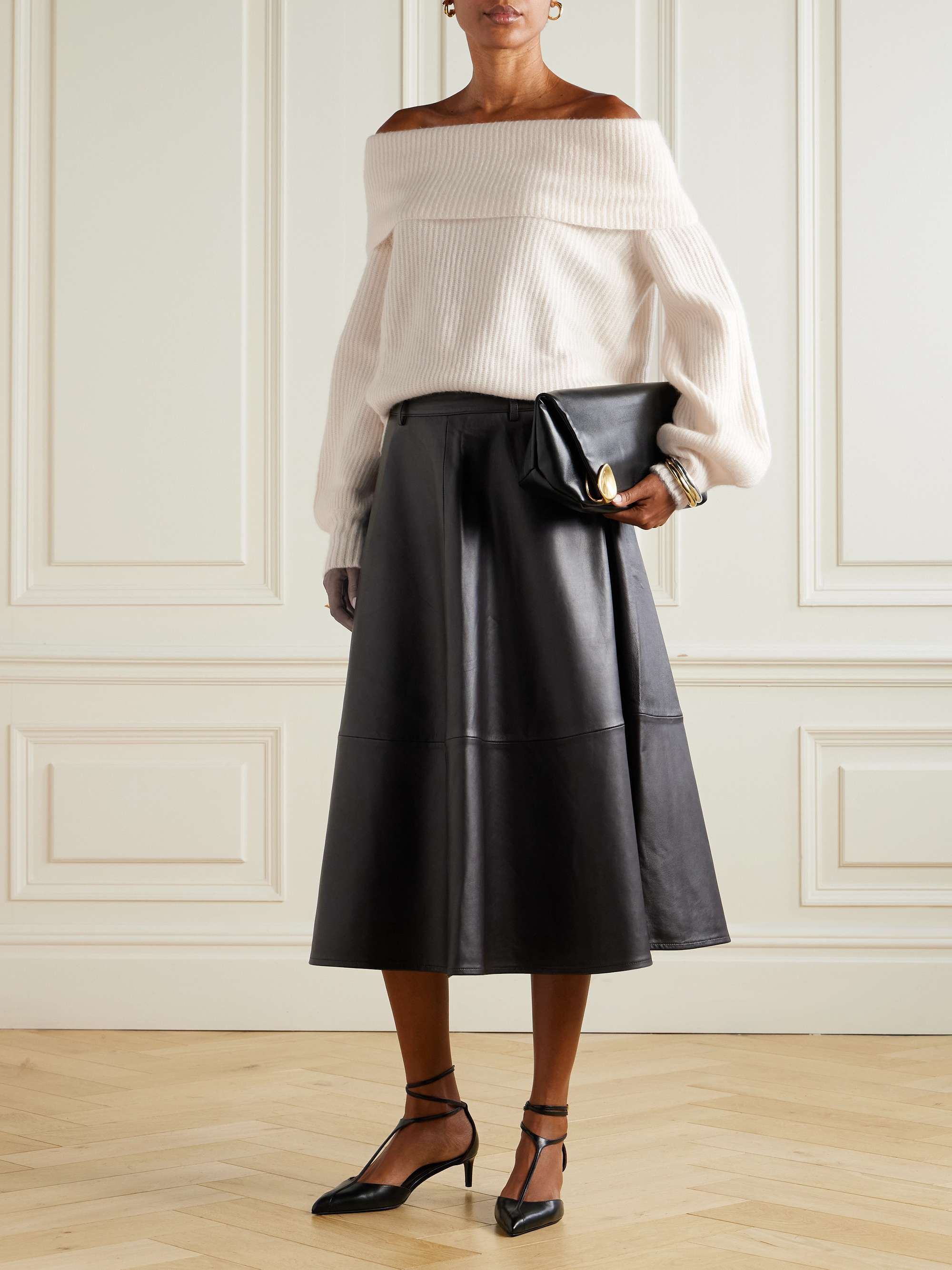 ALLUDE 