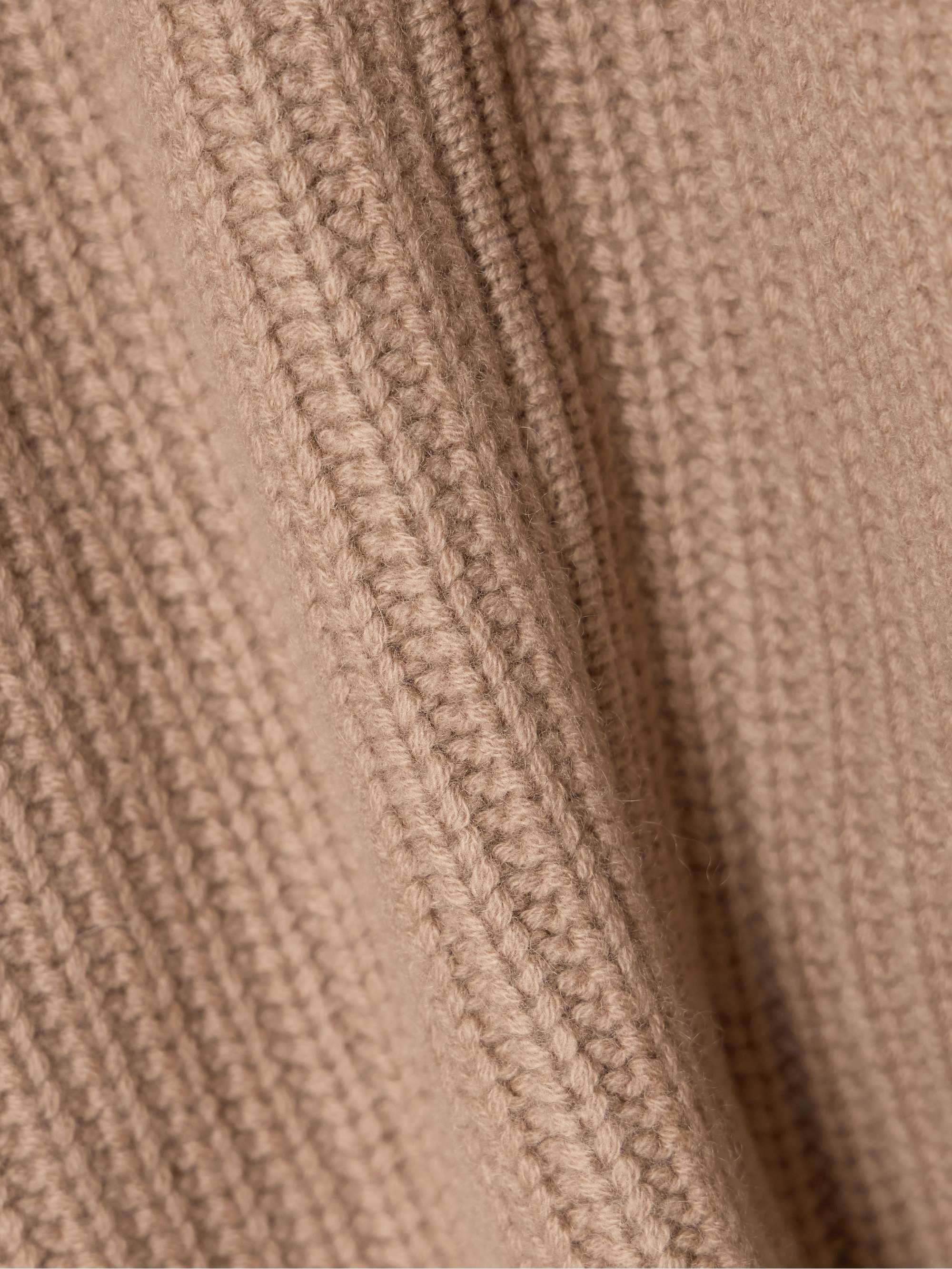 ALLUDE 