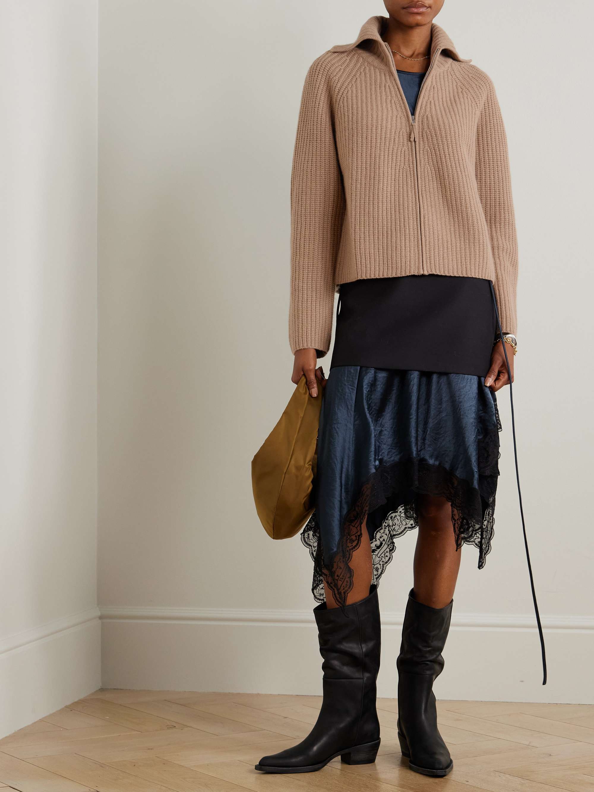 ALLUDE 