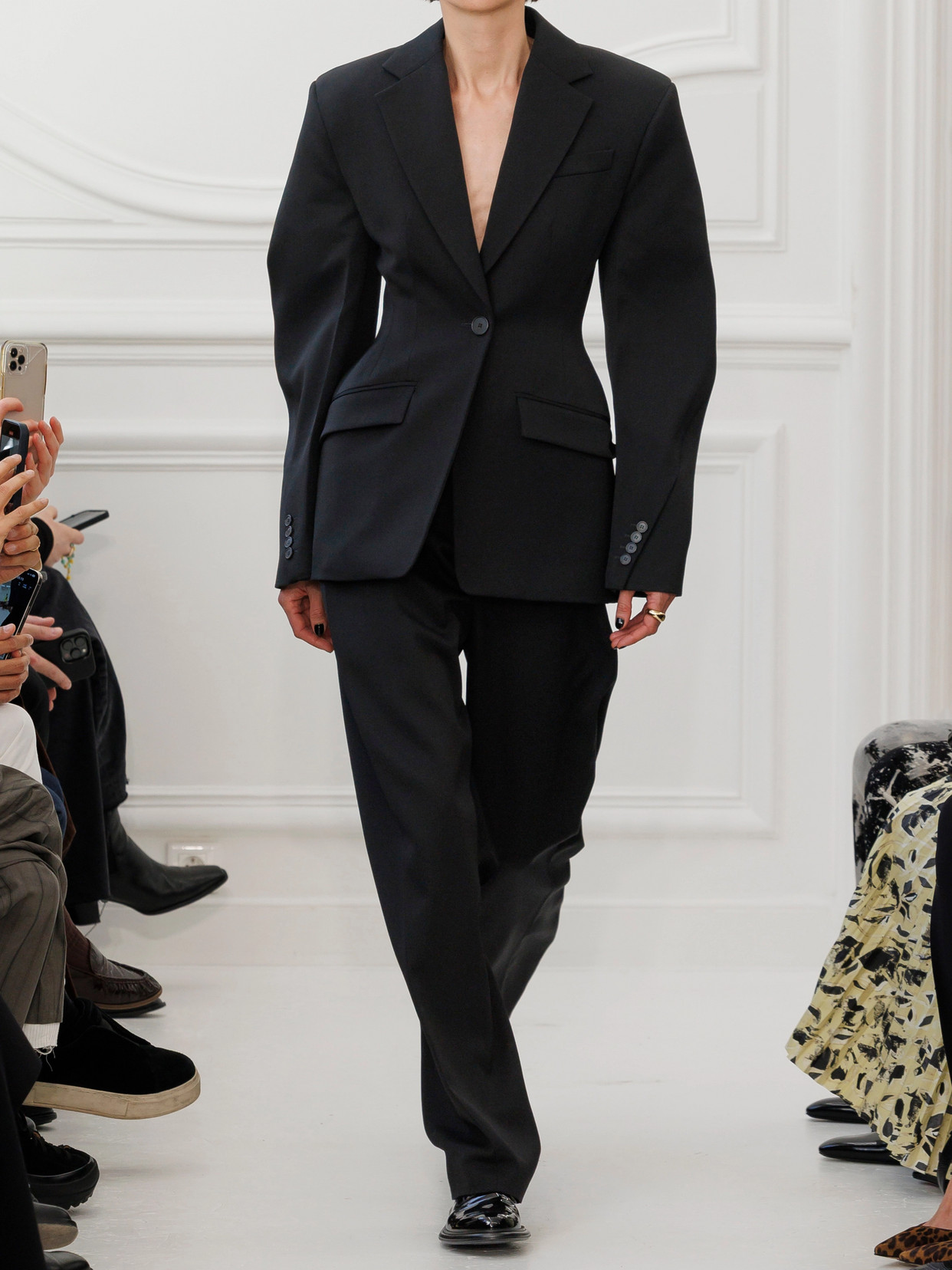 Givenchy Tailored Wool Blazer Notched Lapels In Black