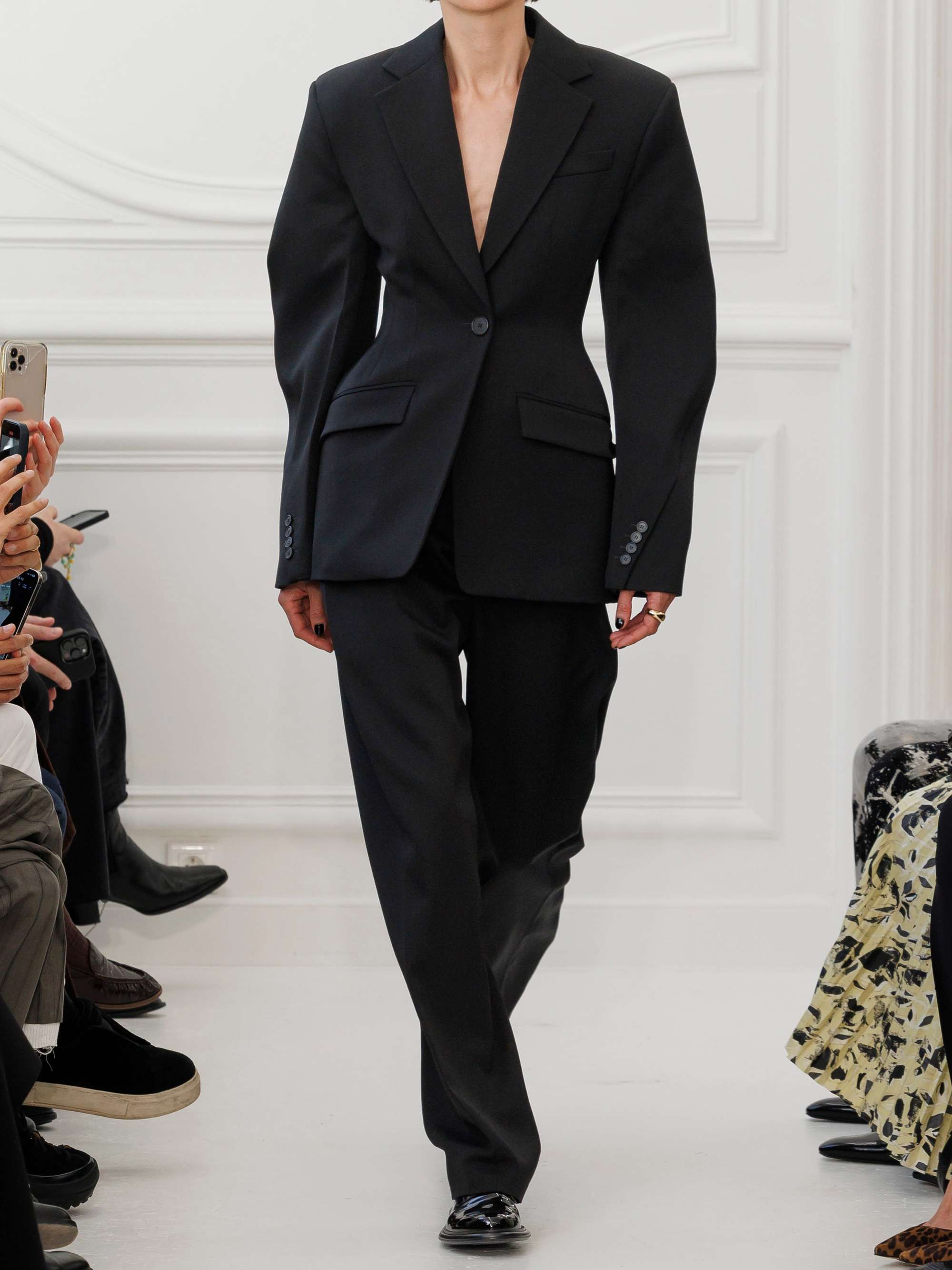 GIVENCHY 