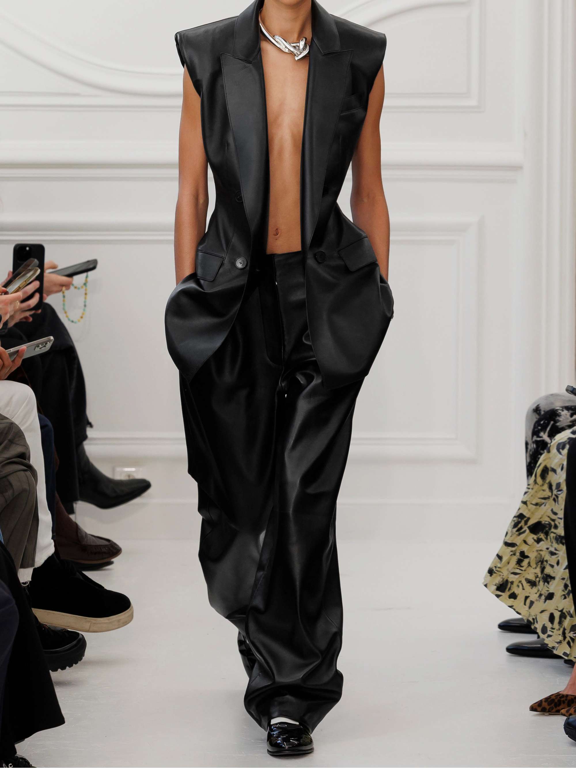 GIVENCHY 