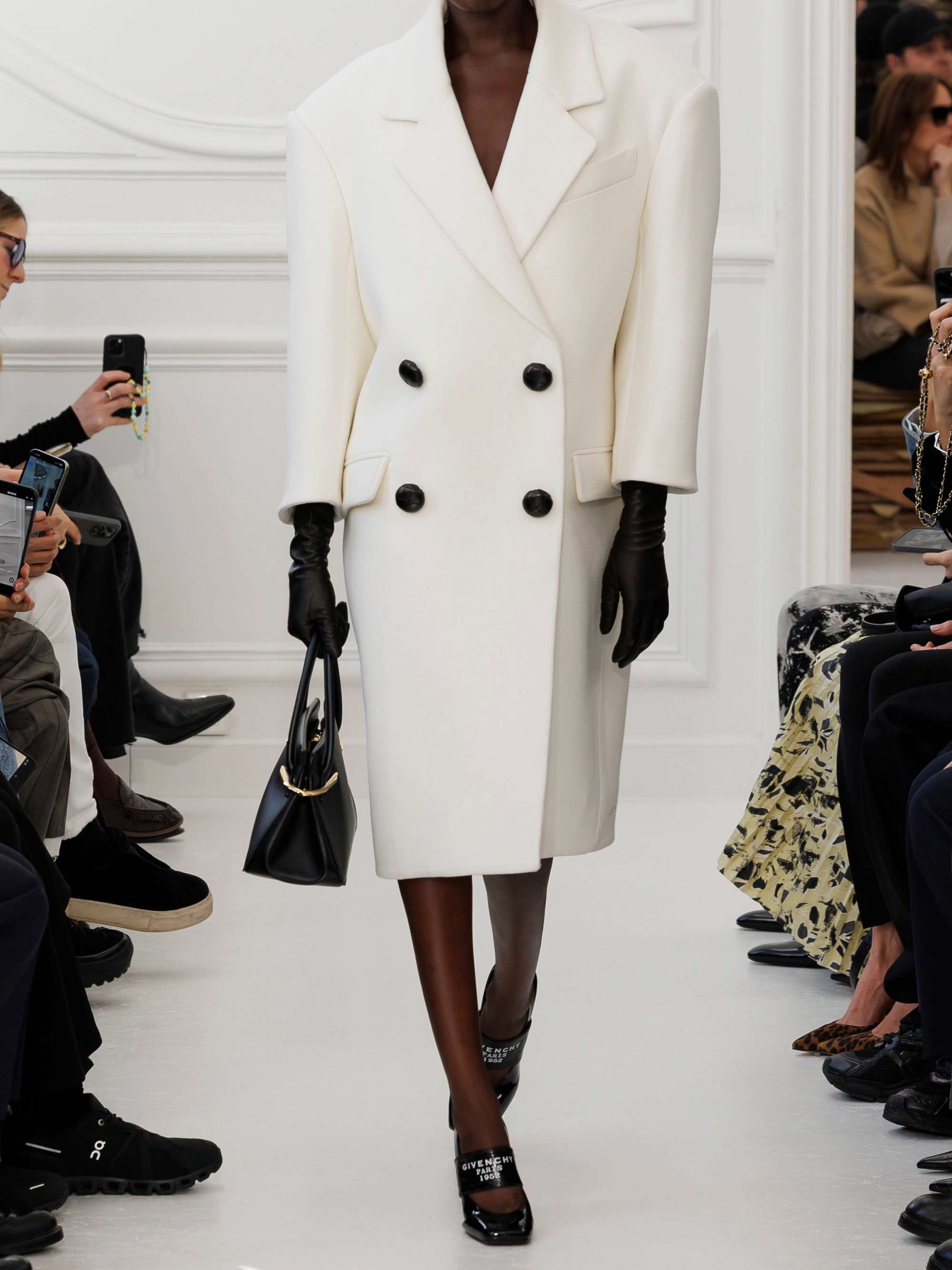 GIVENCHY 