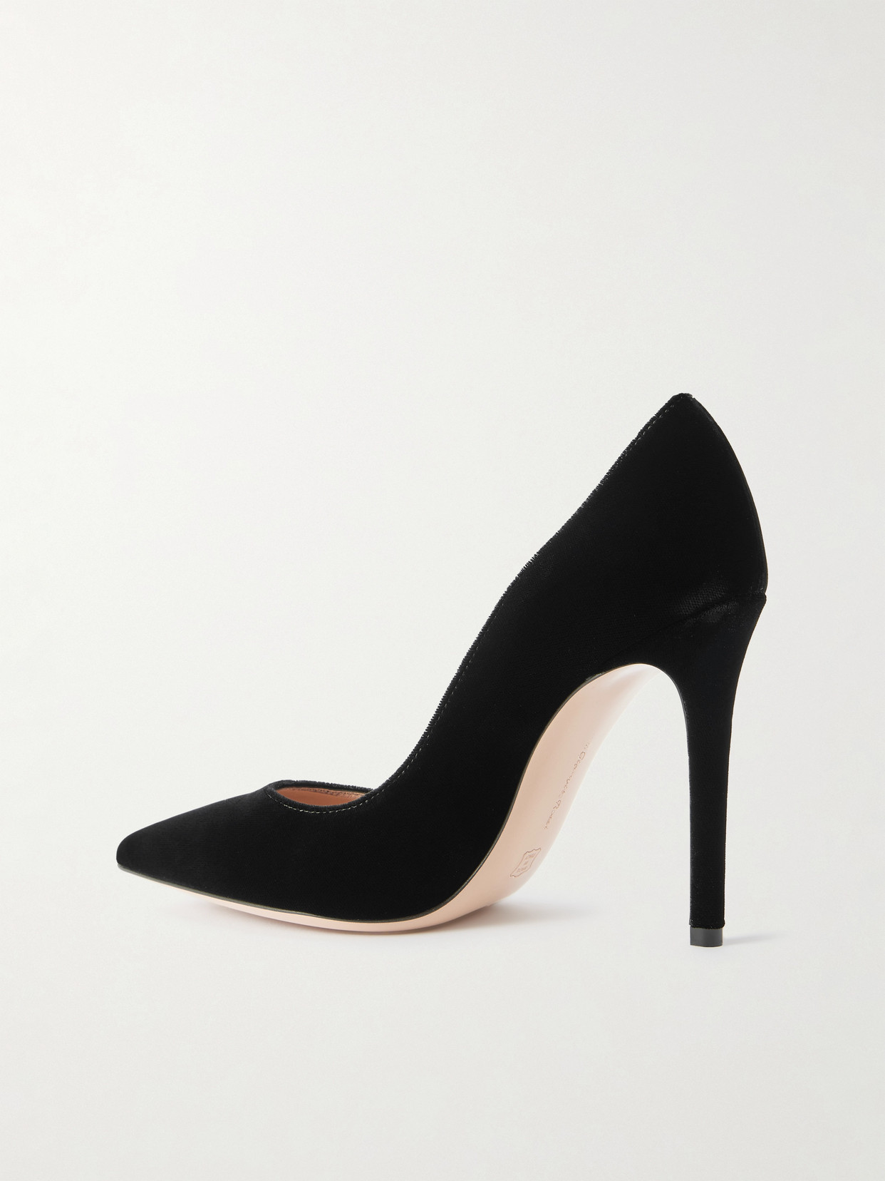 Gianvito Rossi Gianvito 105 Velvet Pumps In Black