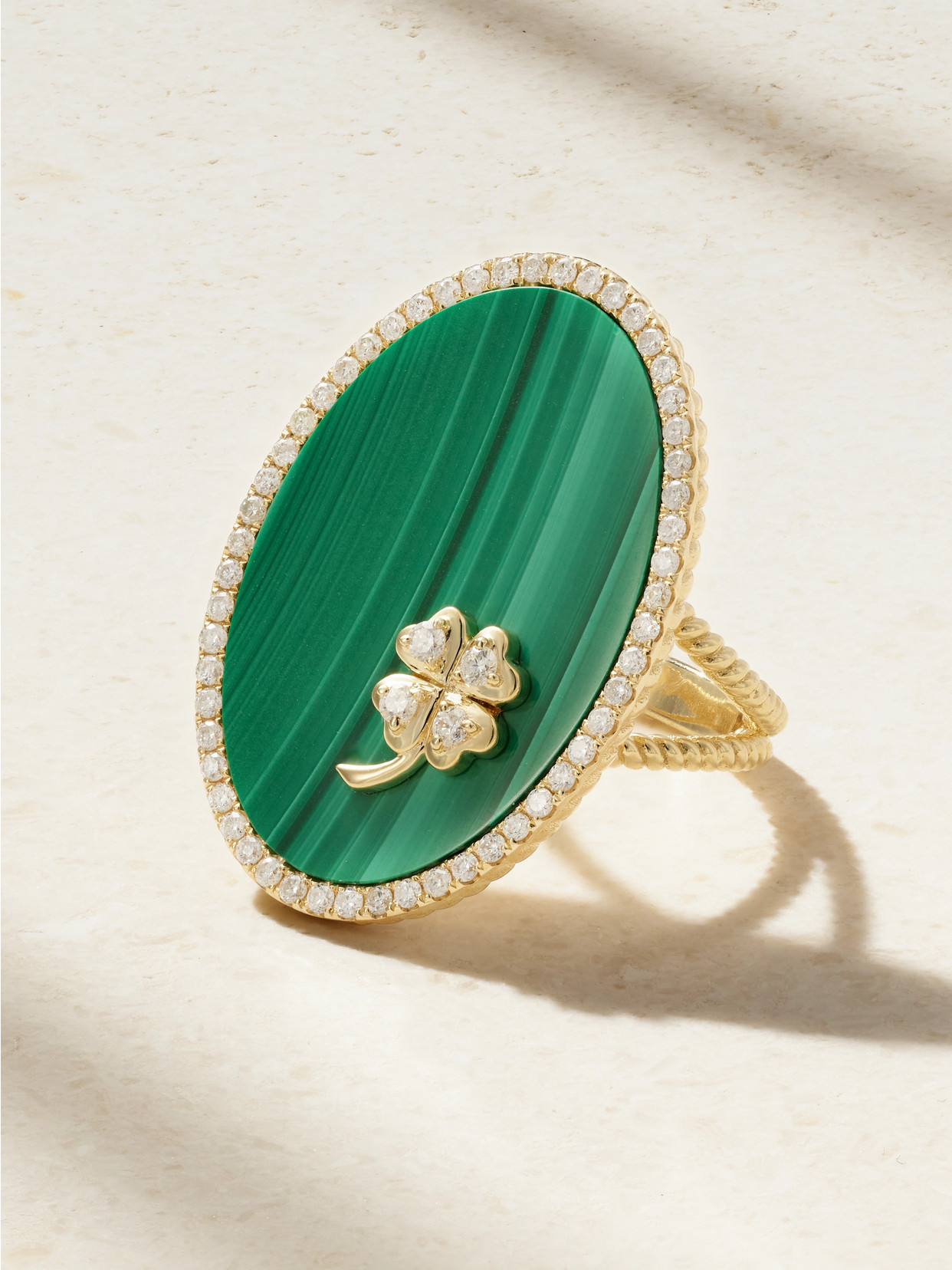 Yvonne Léon Médaillon Trèfle 9-karat Gold, Malachite And Diamond Ring In Green