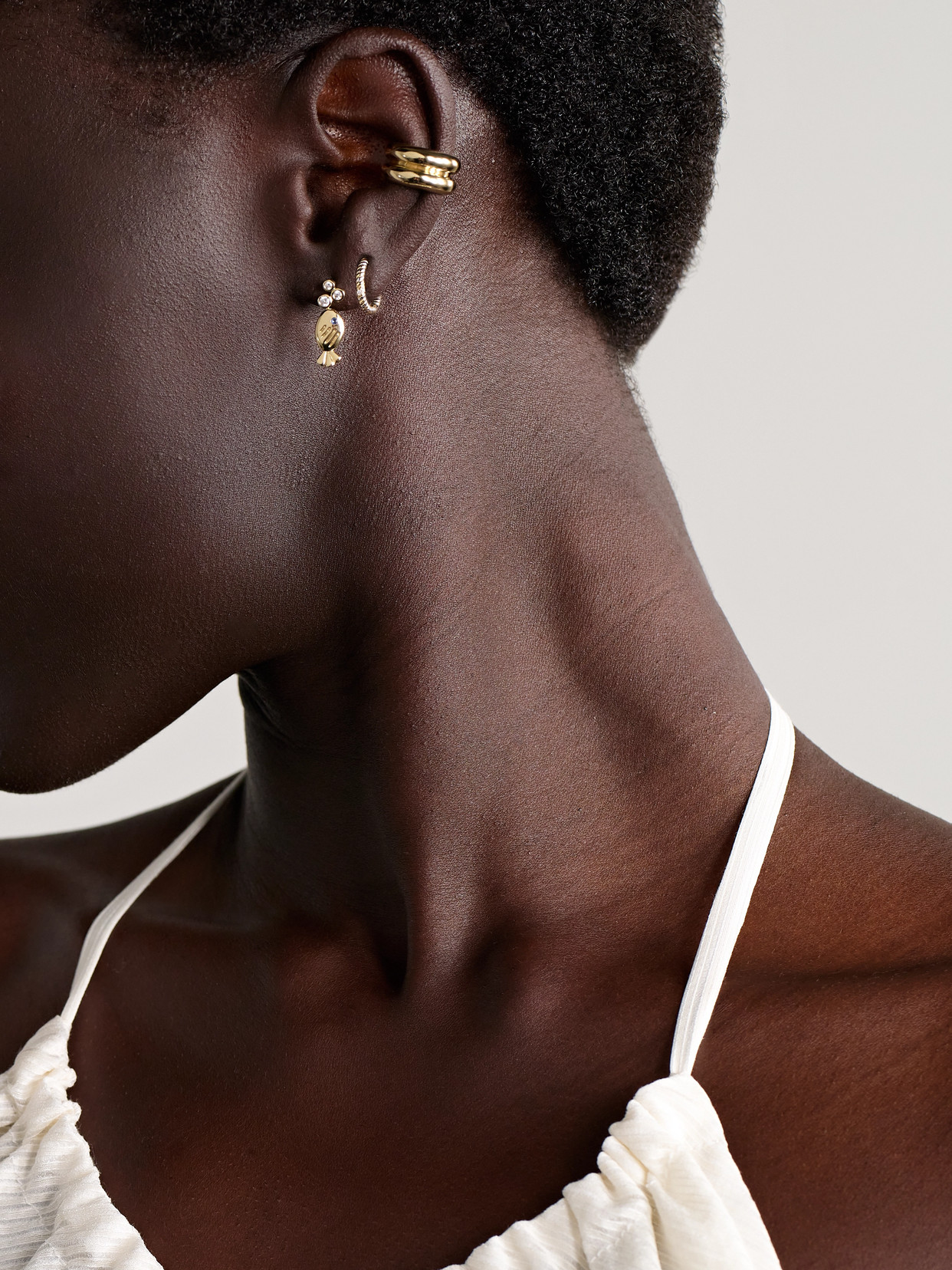 Yvonne Léon Sous L'eau 9-karat Gold, Diamond And Sapphire Earrings In Gold