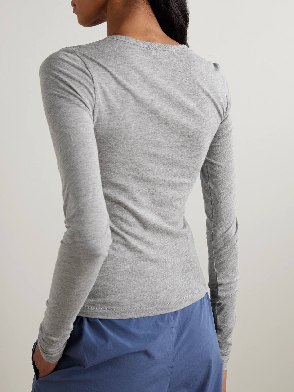 Éterne Gray Cropped Long Sleeve T-shirt In Gray