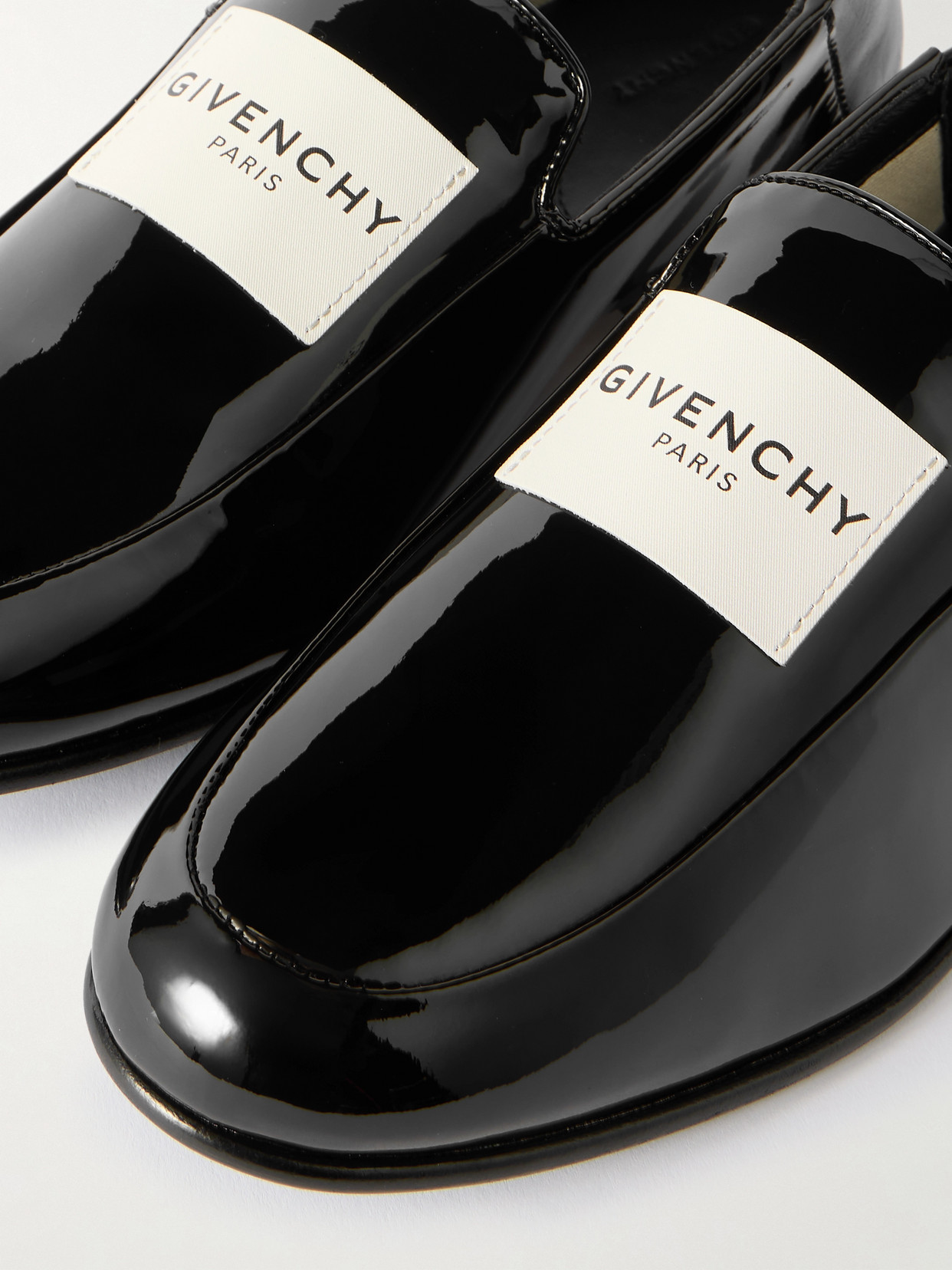 Givenchy Label Loafers In Patent Leather In Black