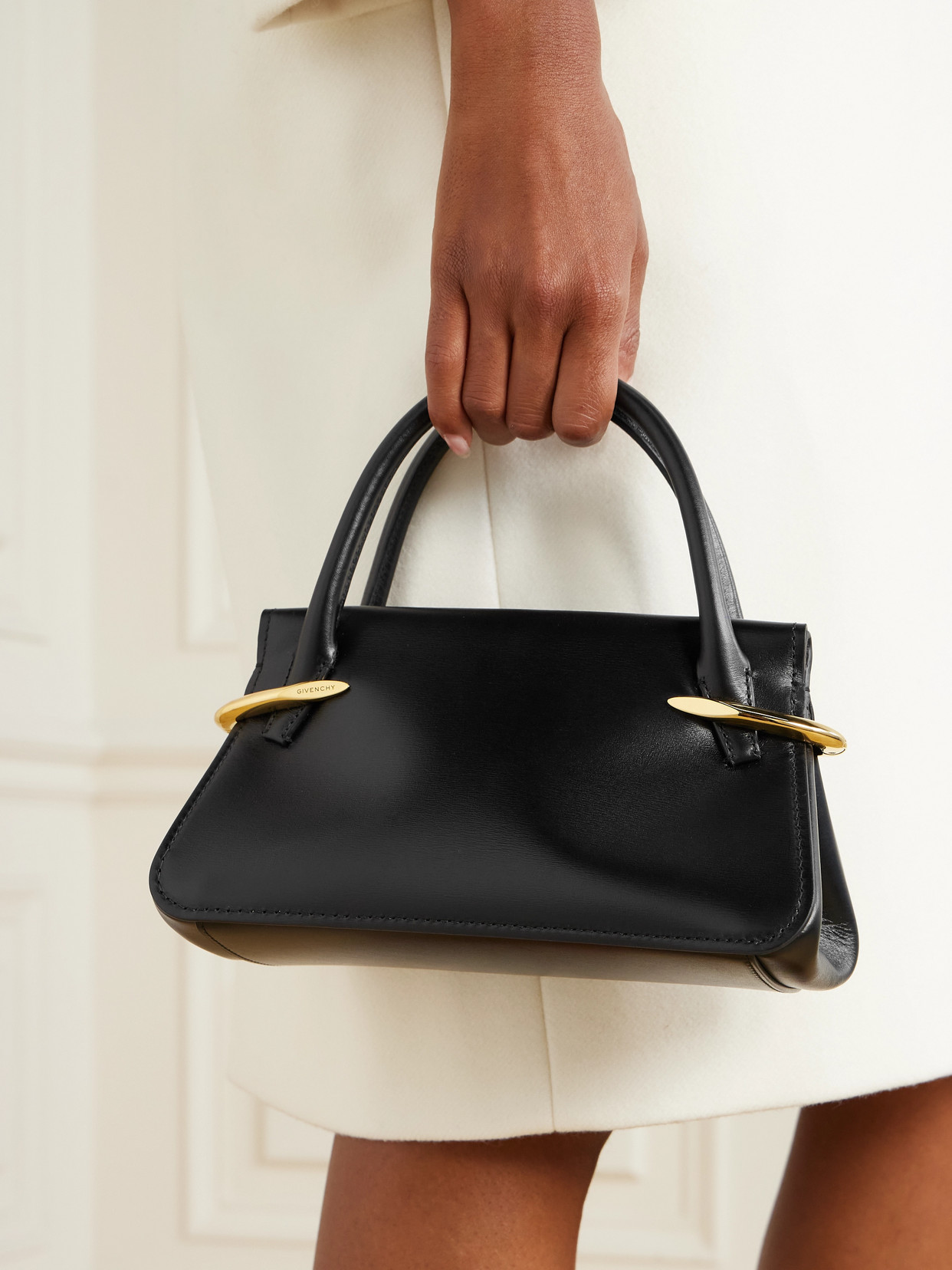 Givenchy Versatile Tote Bag Shoulder Strap Top Handles In Black