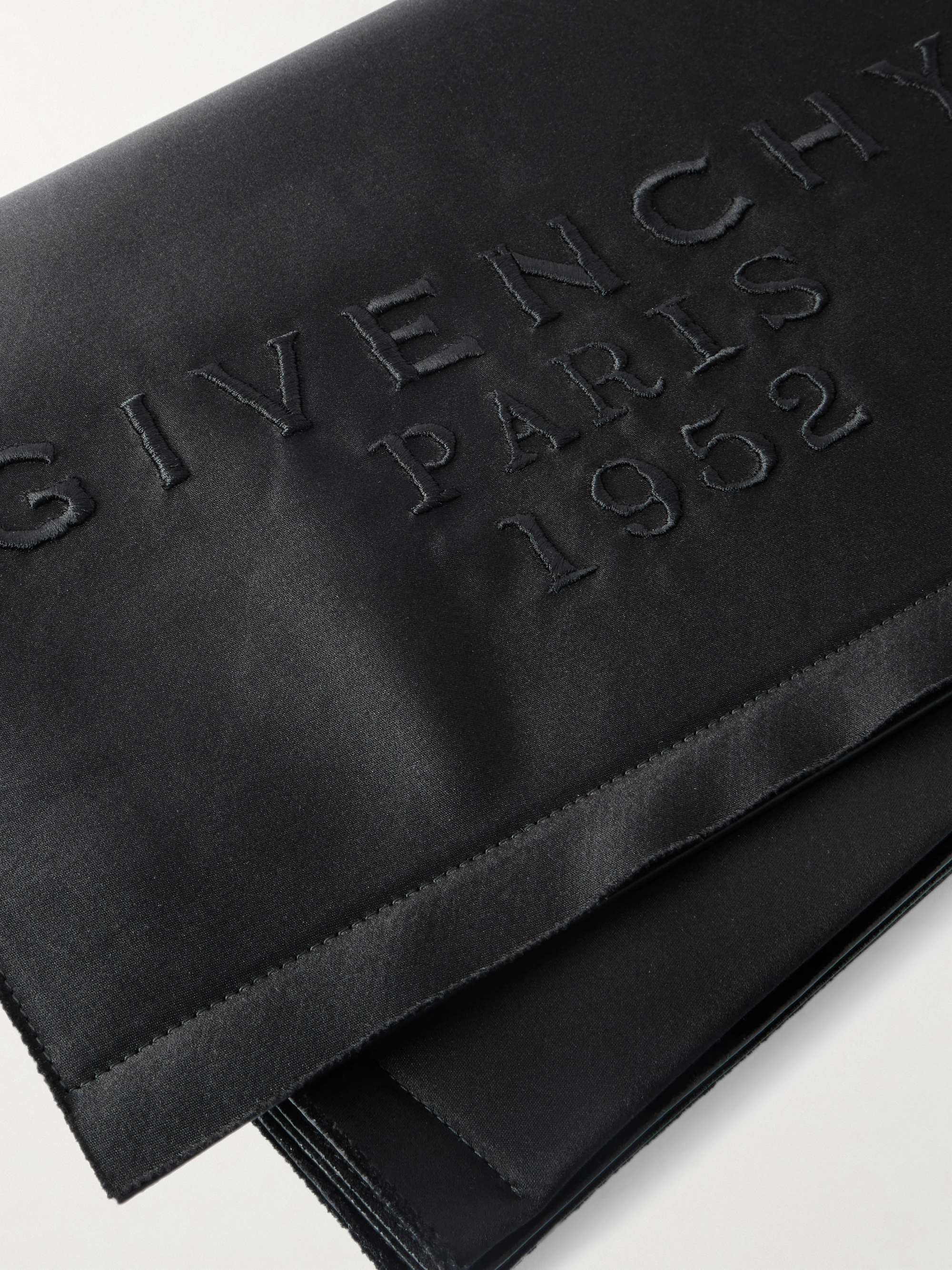 GIVENCHY 