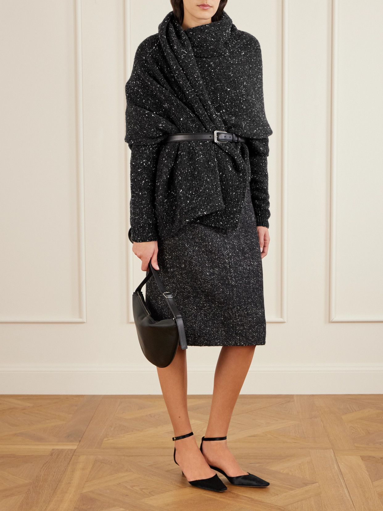 The Row Mantia Cashmere Scarf In Gray