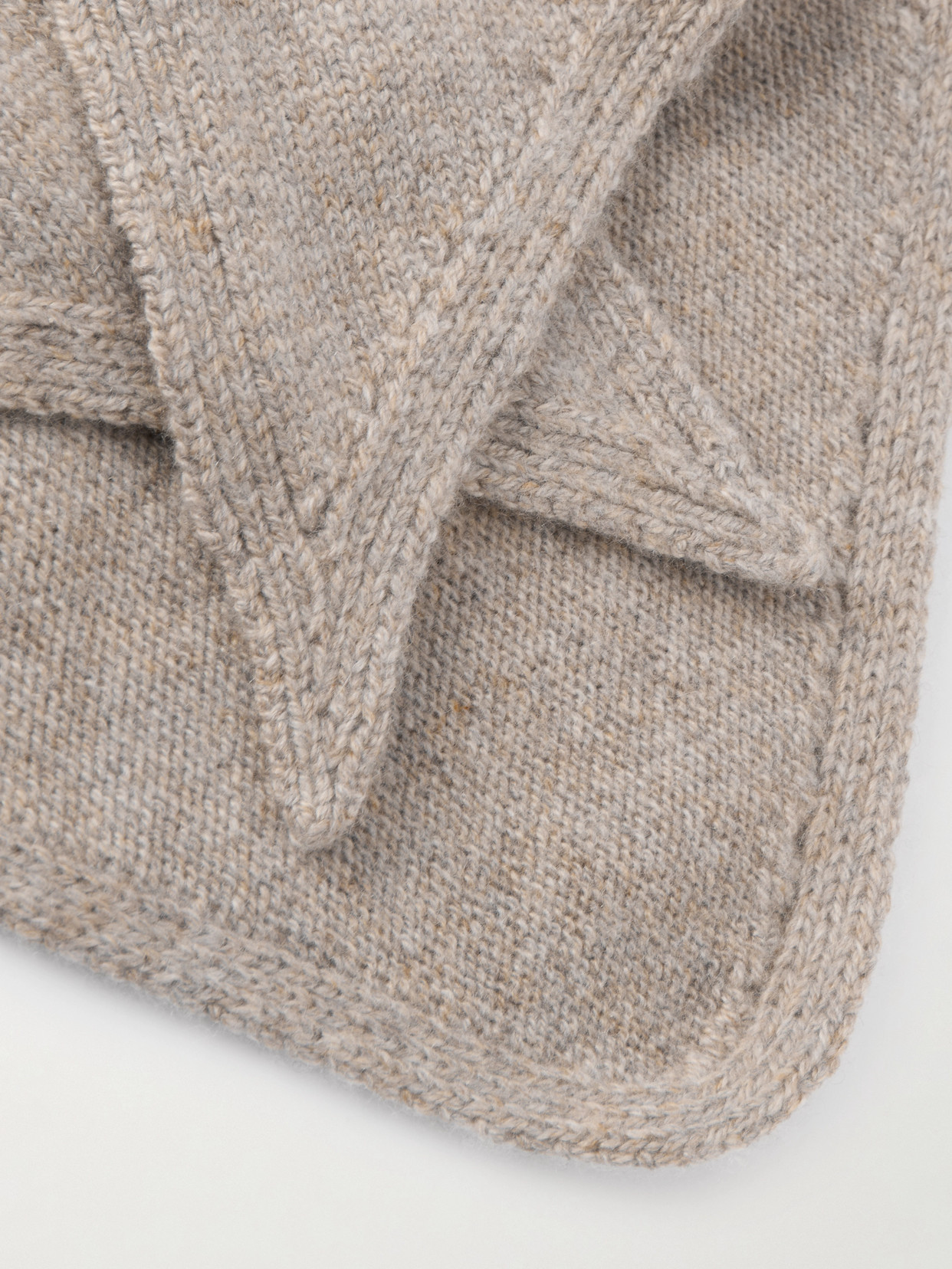 The Row Mentas Cashmere Scarf In Gray