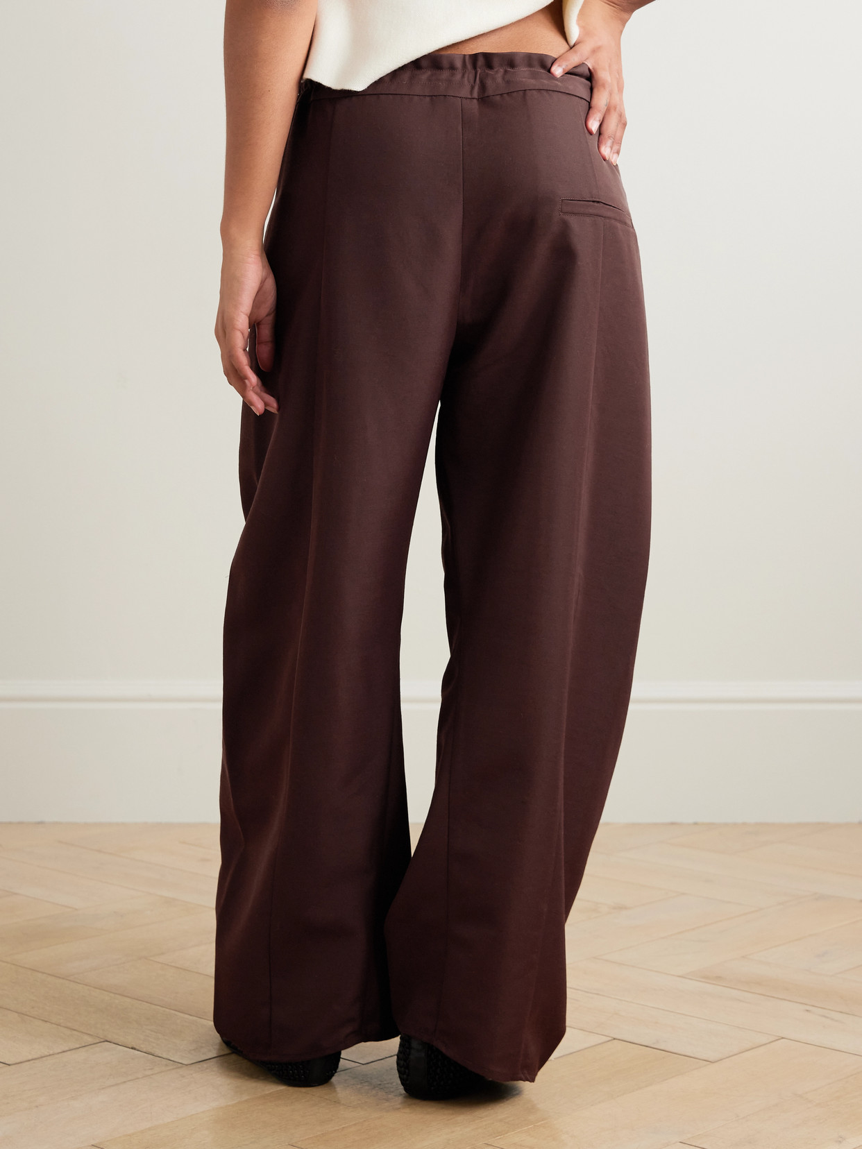 Kallmeyer Clemence Pleated Wool-blend Barrel-leg Pants In Brown